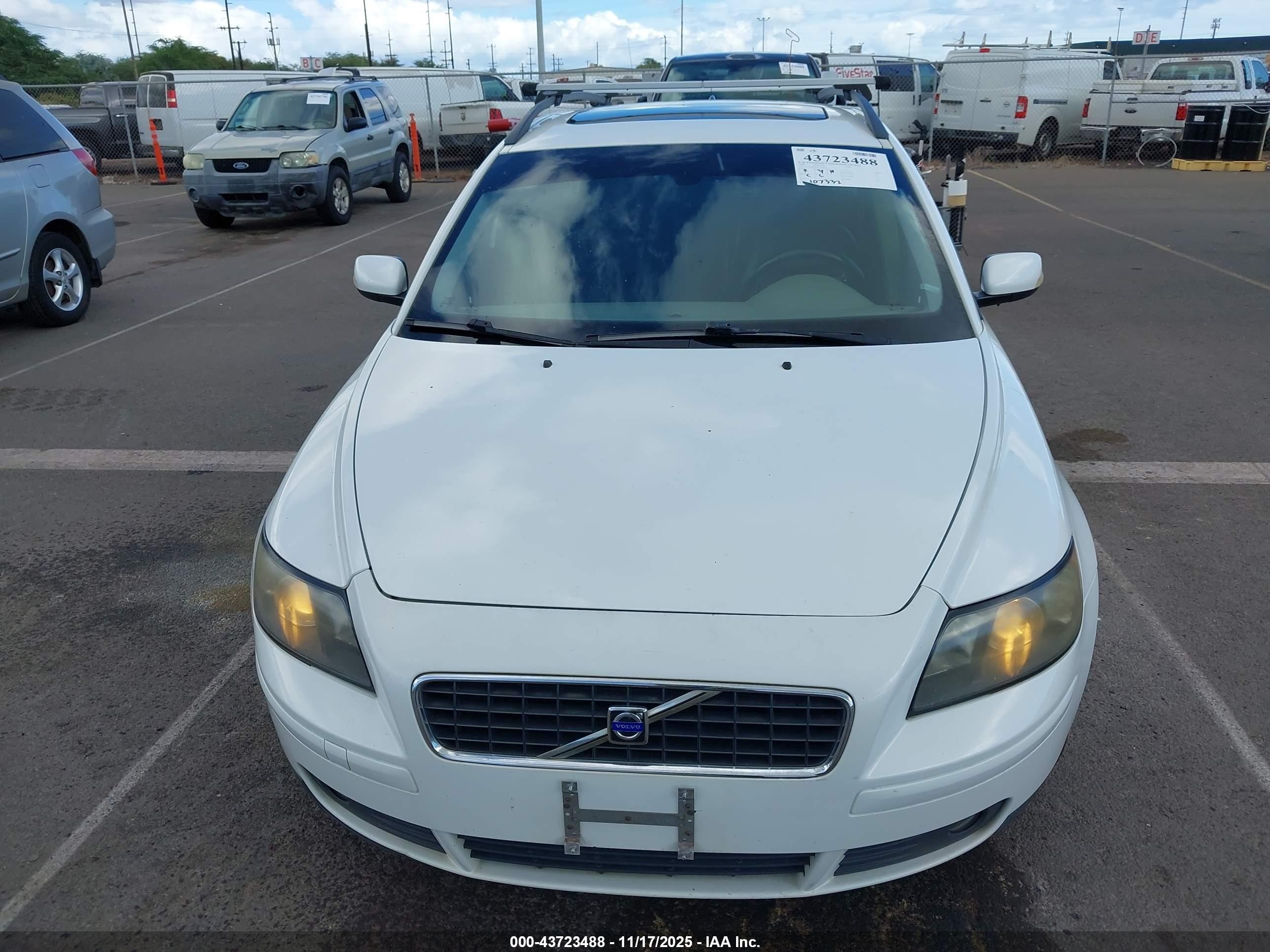 2006 Volvo V50 2.4i White vin: YV1MW382062219992
