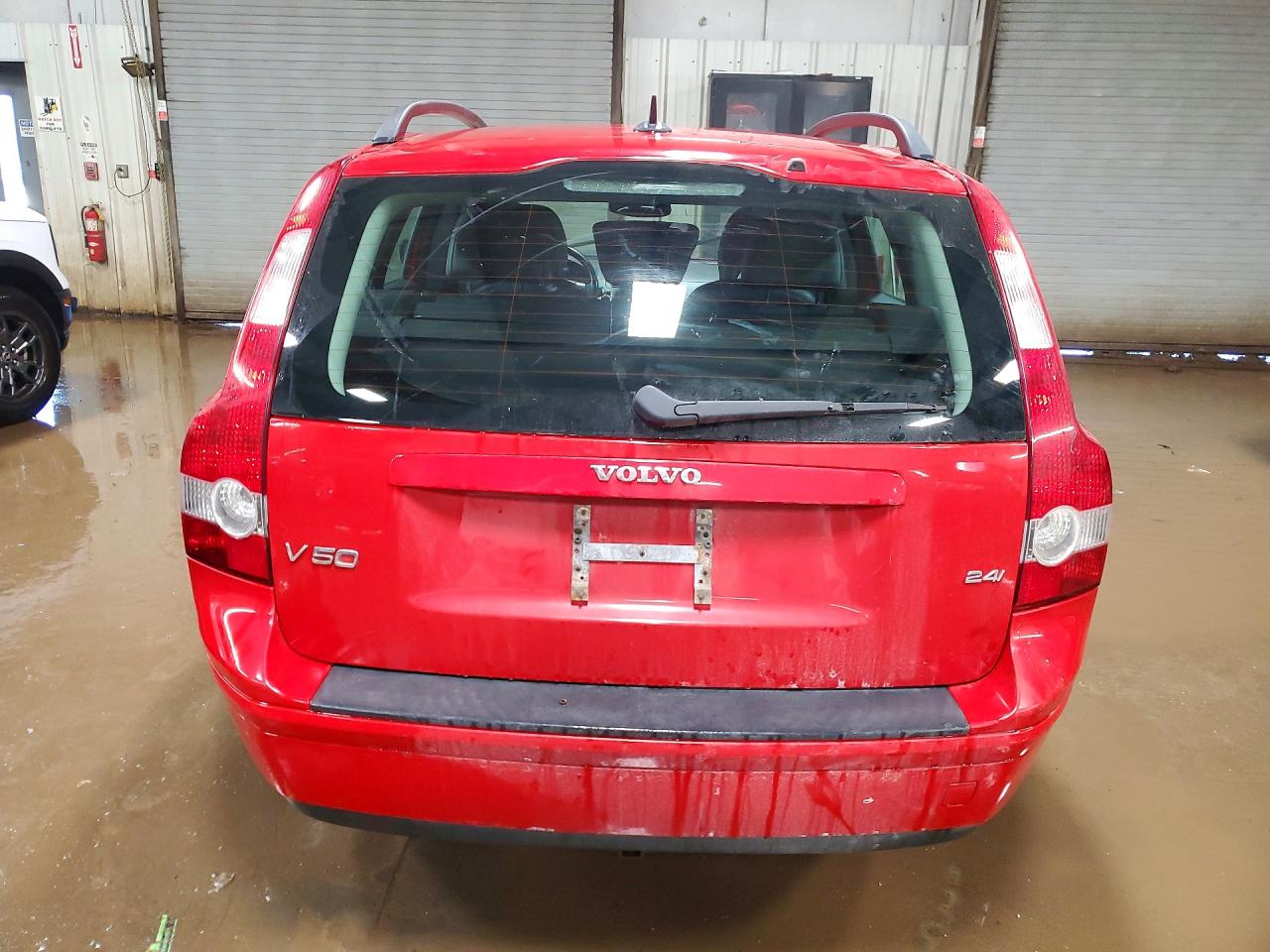 2005 Volvo V50 2.4i Red vin: YV1MW382152070894