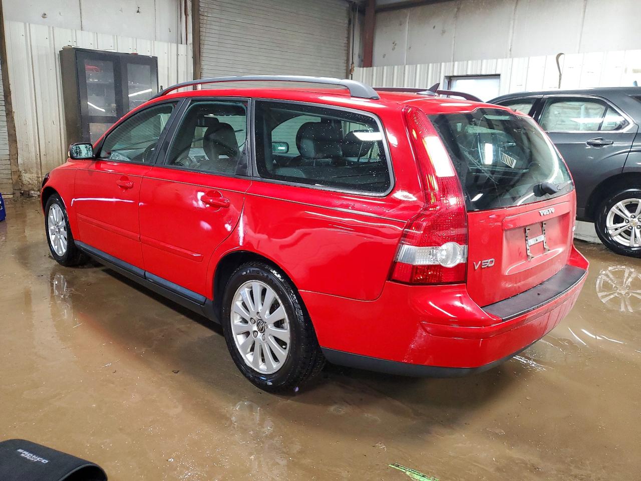 2005 Volvo V50 2.4i Red vin: YV1MW382152070894
