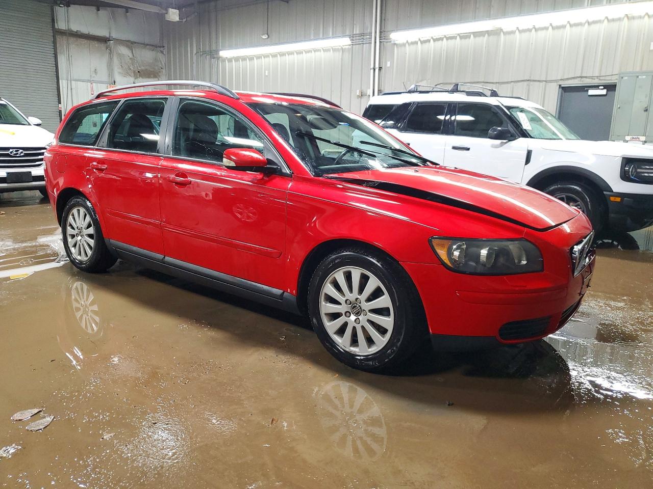 2005 Volvo V50 2.4i Red vin: YV1MW382152070894