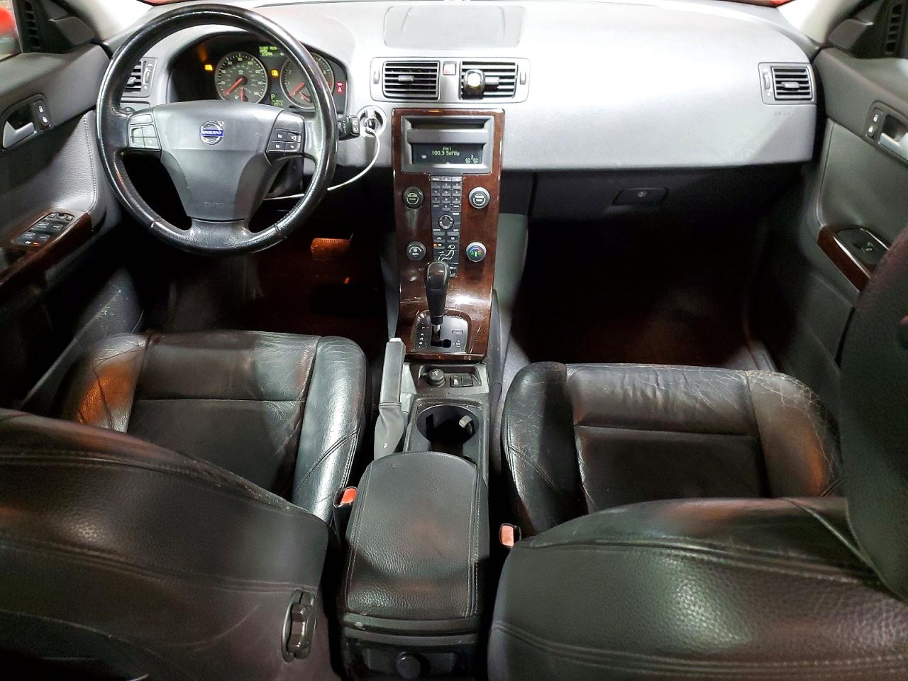 2005 Volvo V50 2.4i Red vin: YV1MW382152070894