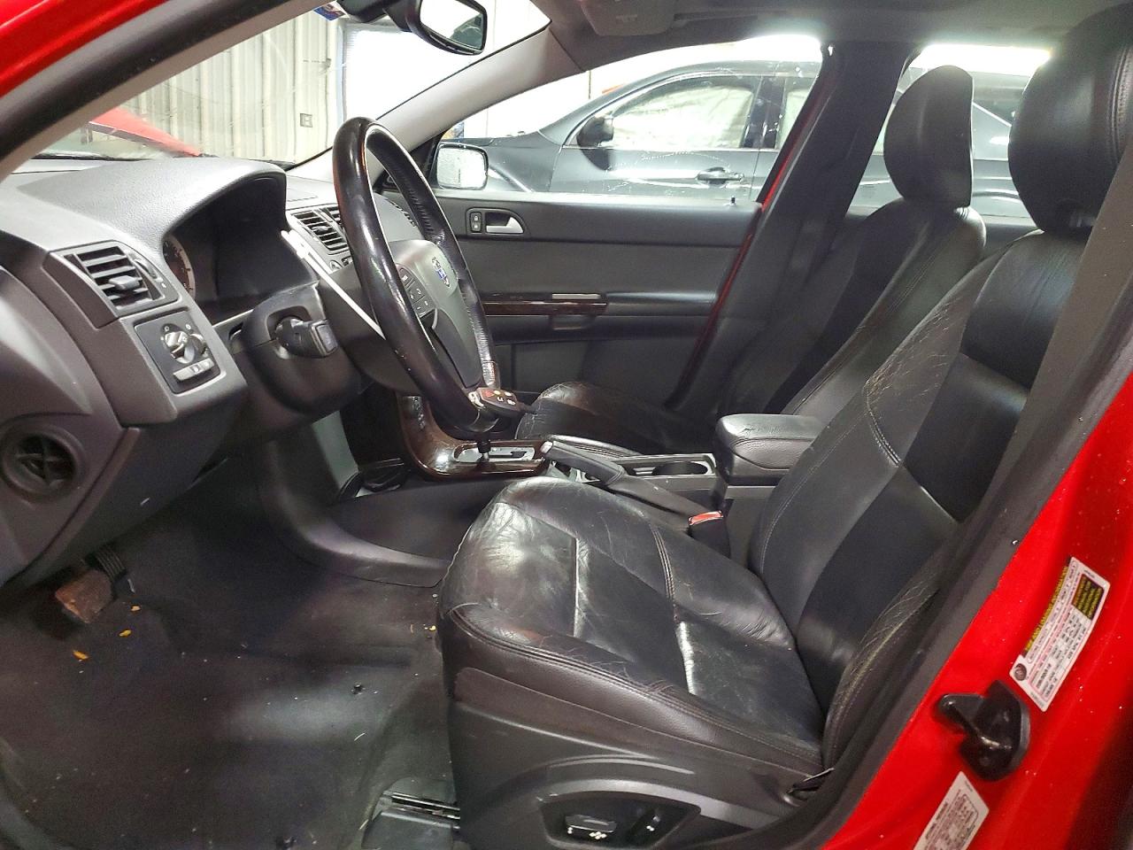 2005 Volvo V50 2.4i Red vin: YV1MW382152070894