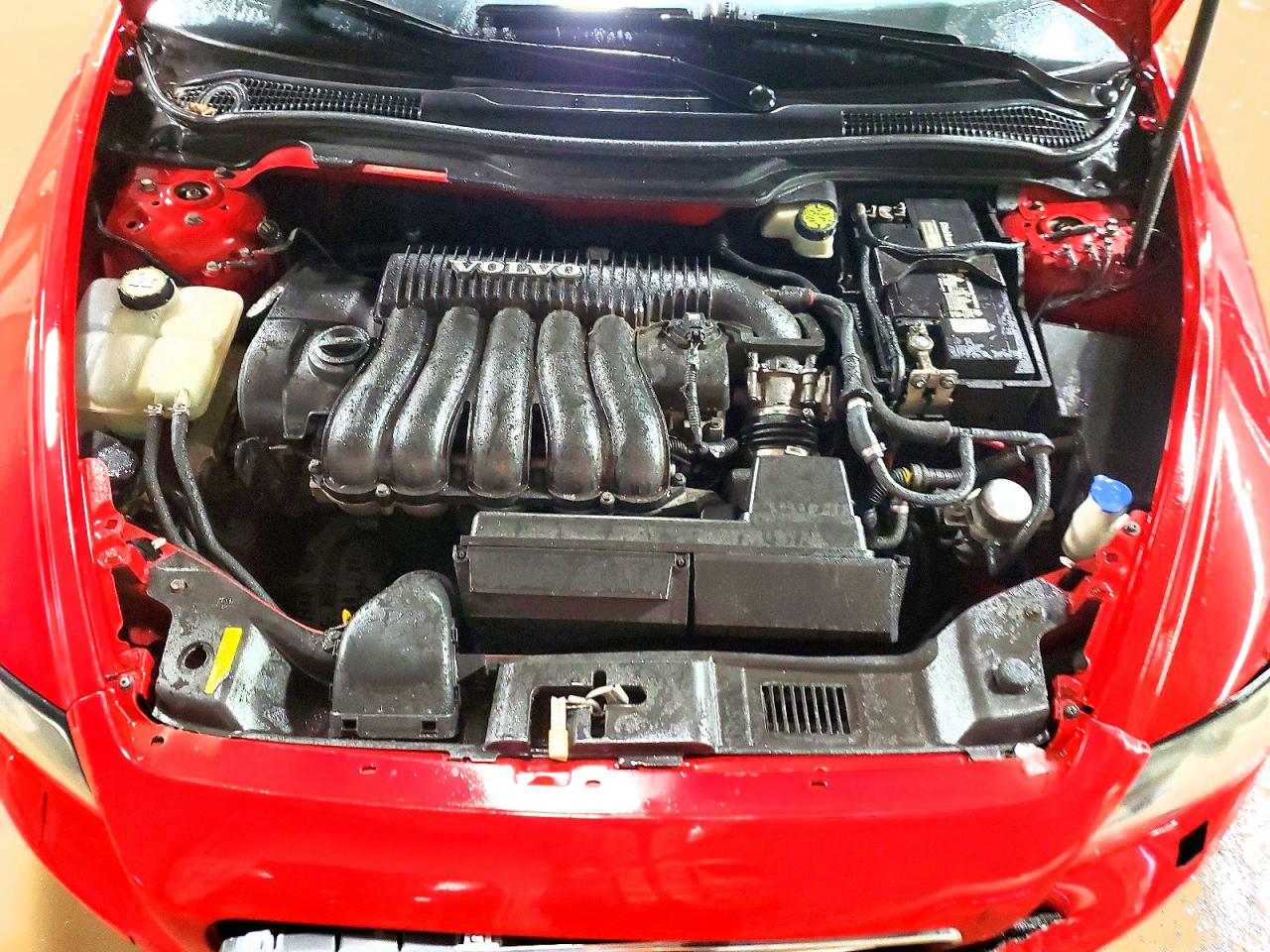 2005 Volvo V50 2.4i Red vin: YV1MW382152070894