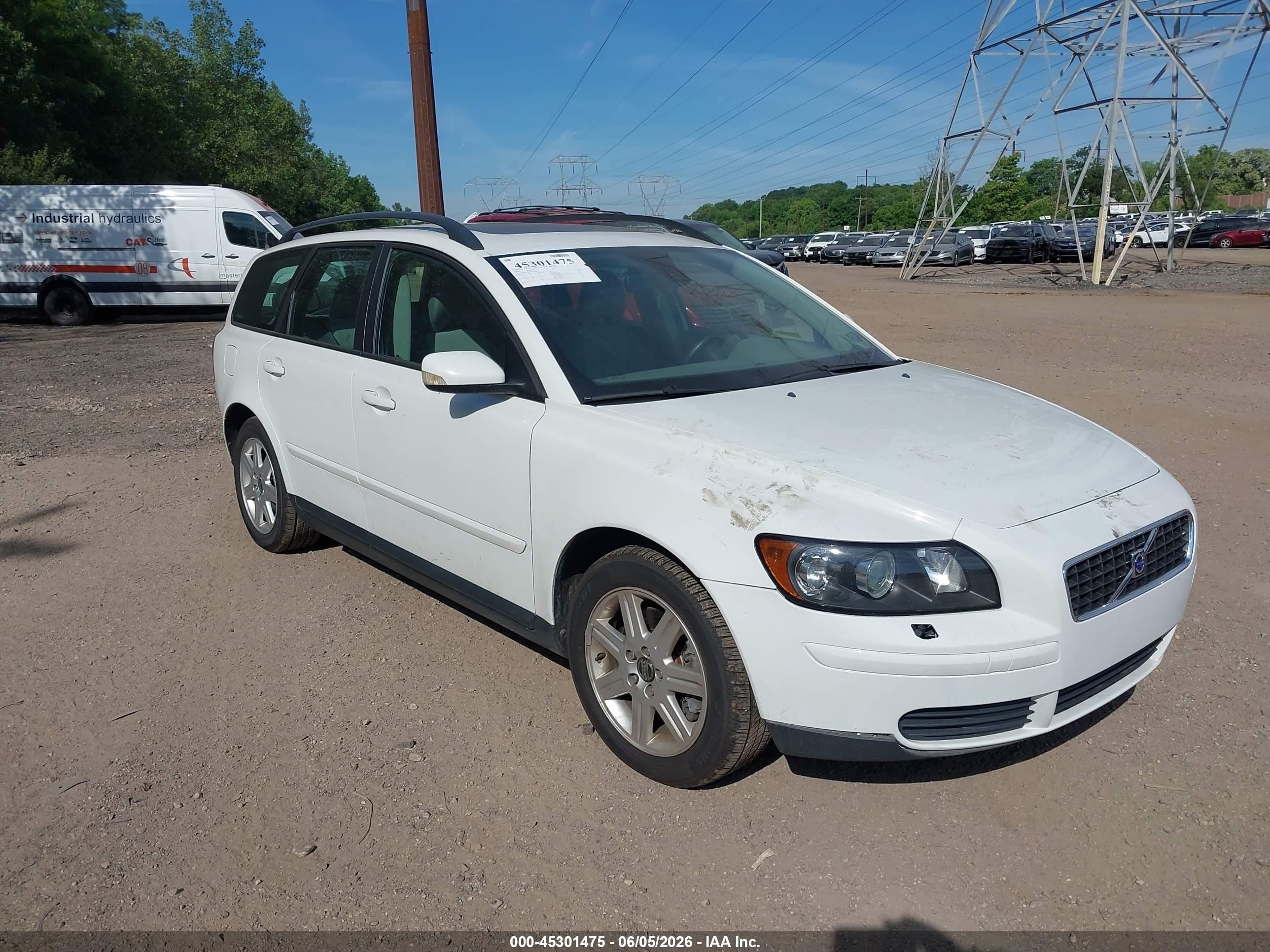 2006 Volvo V50 2.4i White vin: YV1MW382562172507