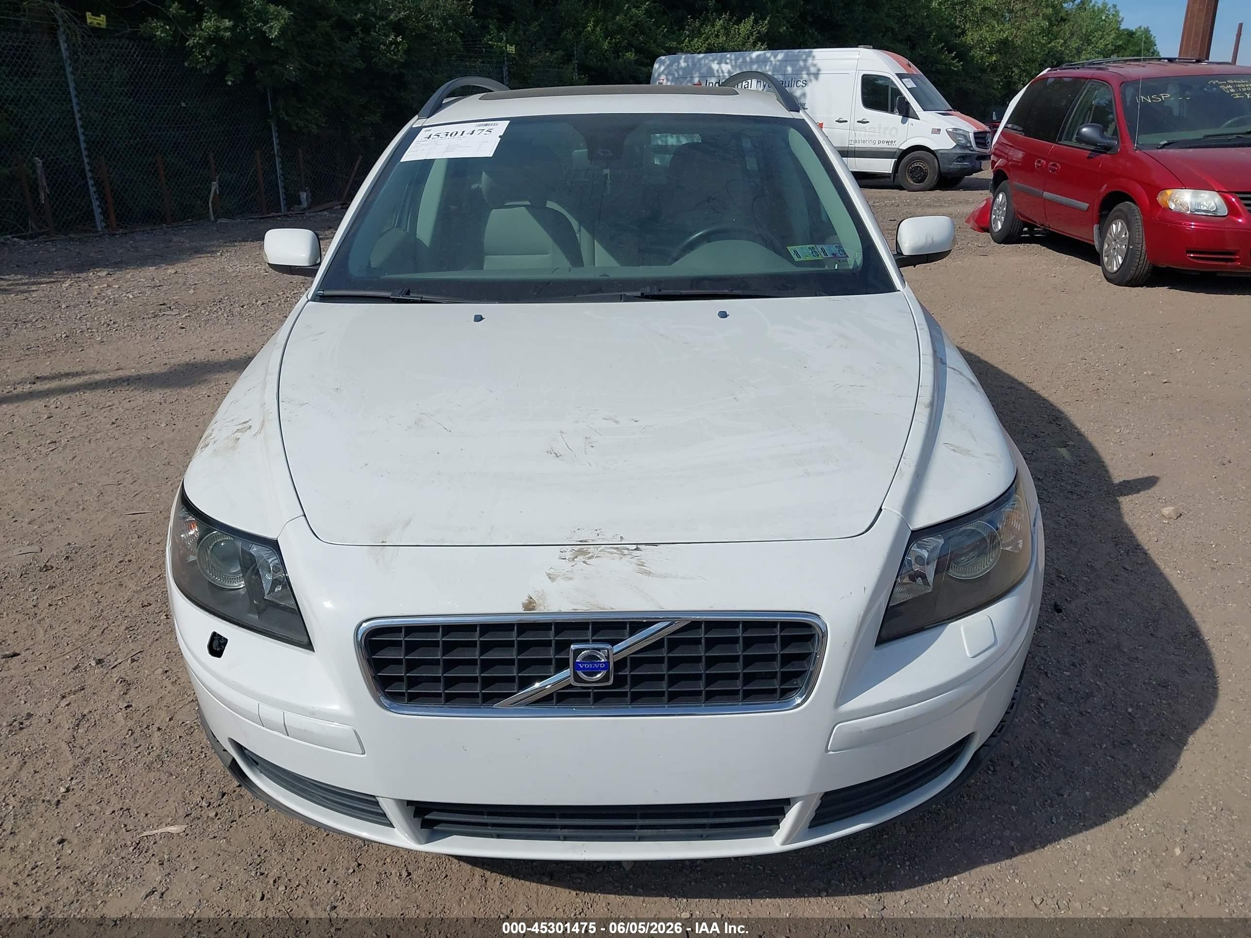 2006 Volvo V50 2.4i White vin: YV1MW382562172507