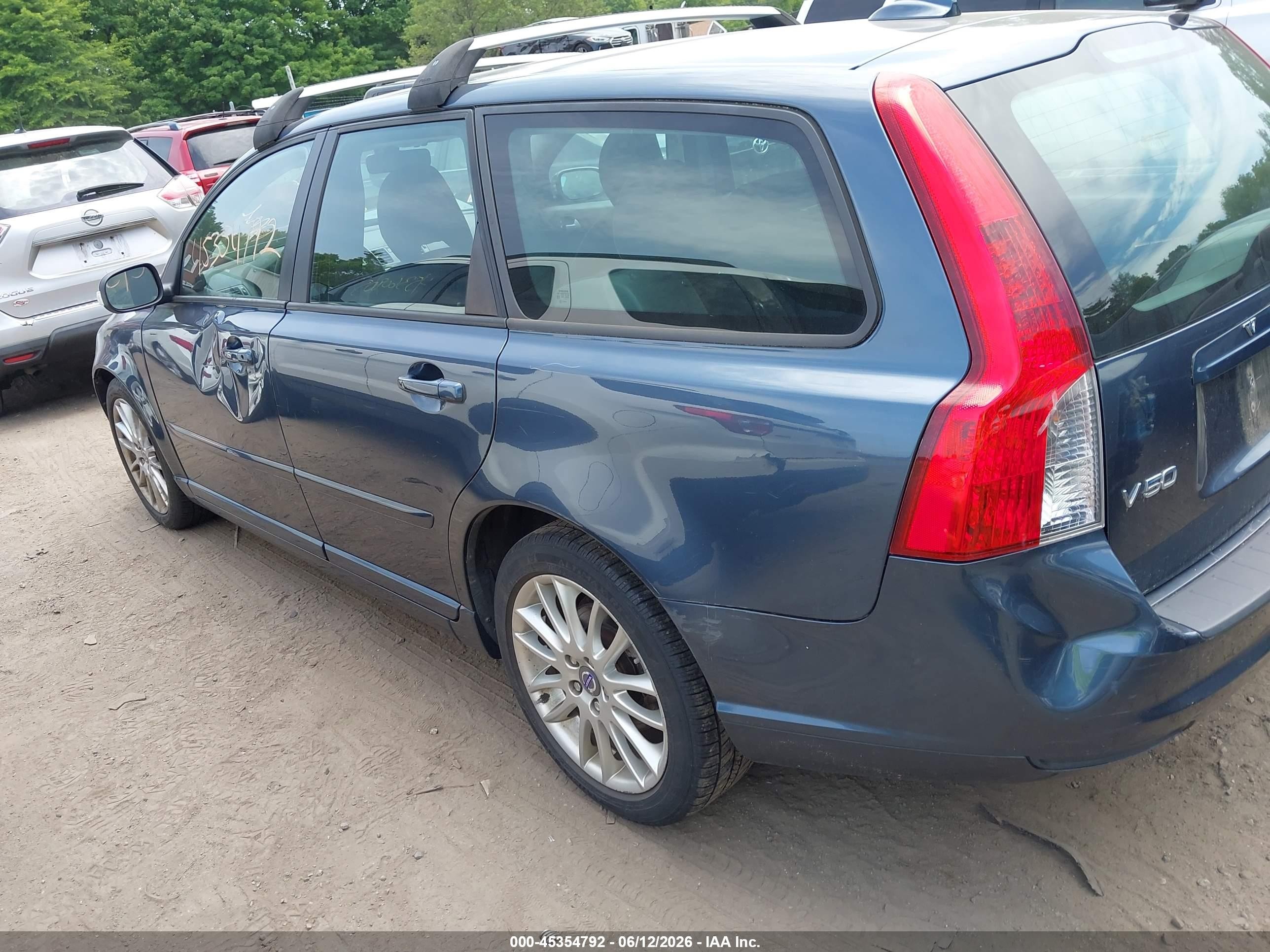 2009 Volvo V50 2.4i Blue vin: YV1MW390092471551