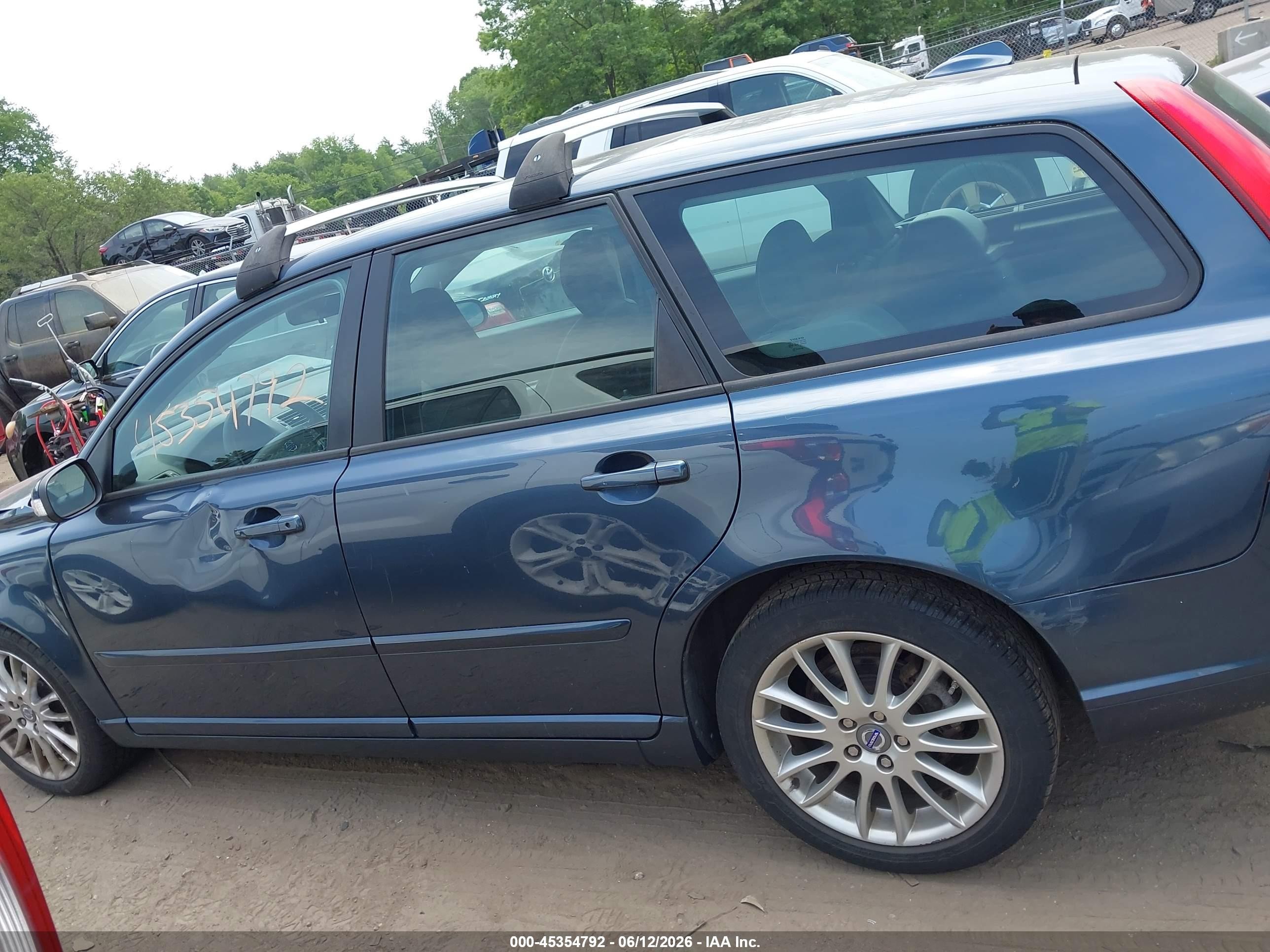 2009 Volvo V50 2.4i Blue vin: YV1MW390092471551
