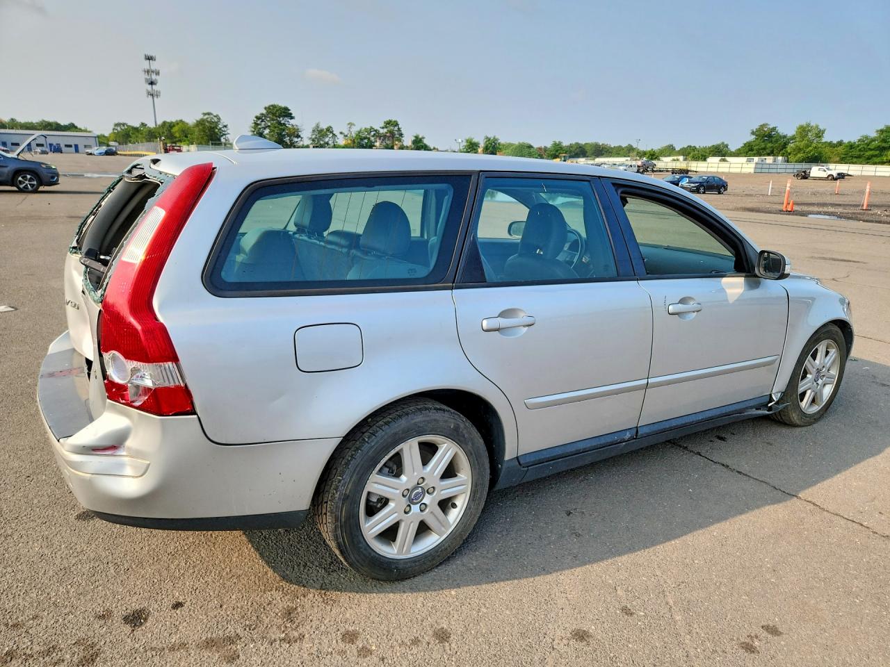 2007 Volvo V50 2.4i Серебряный vin: YV1MW390372327280