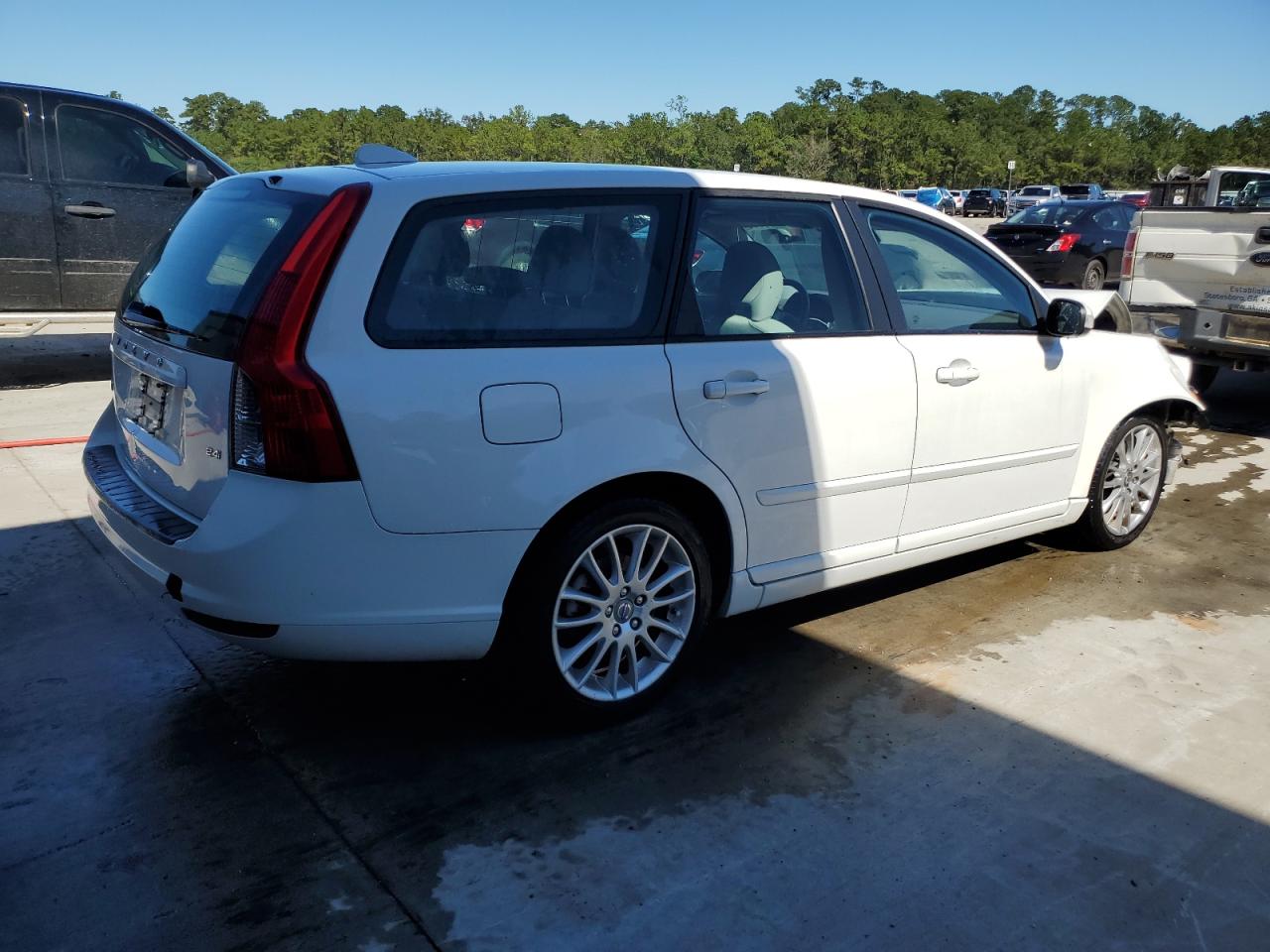 2009 Volvo V50 2.4i White vin: YV1MW390392486237