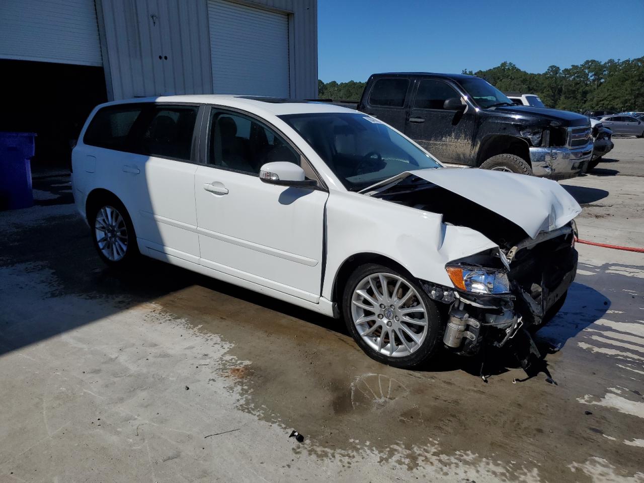 2009 Volvo V50 2.4i White vin: YV1MW390392486237