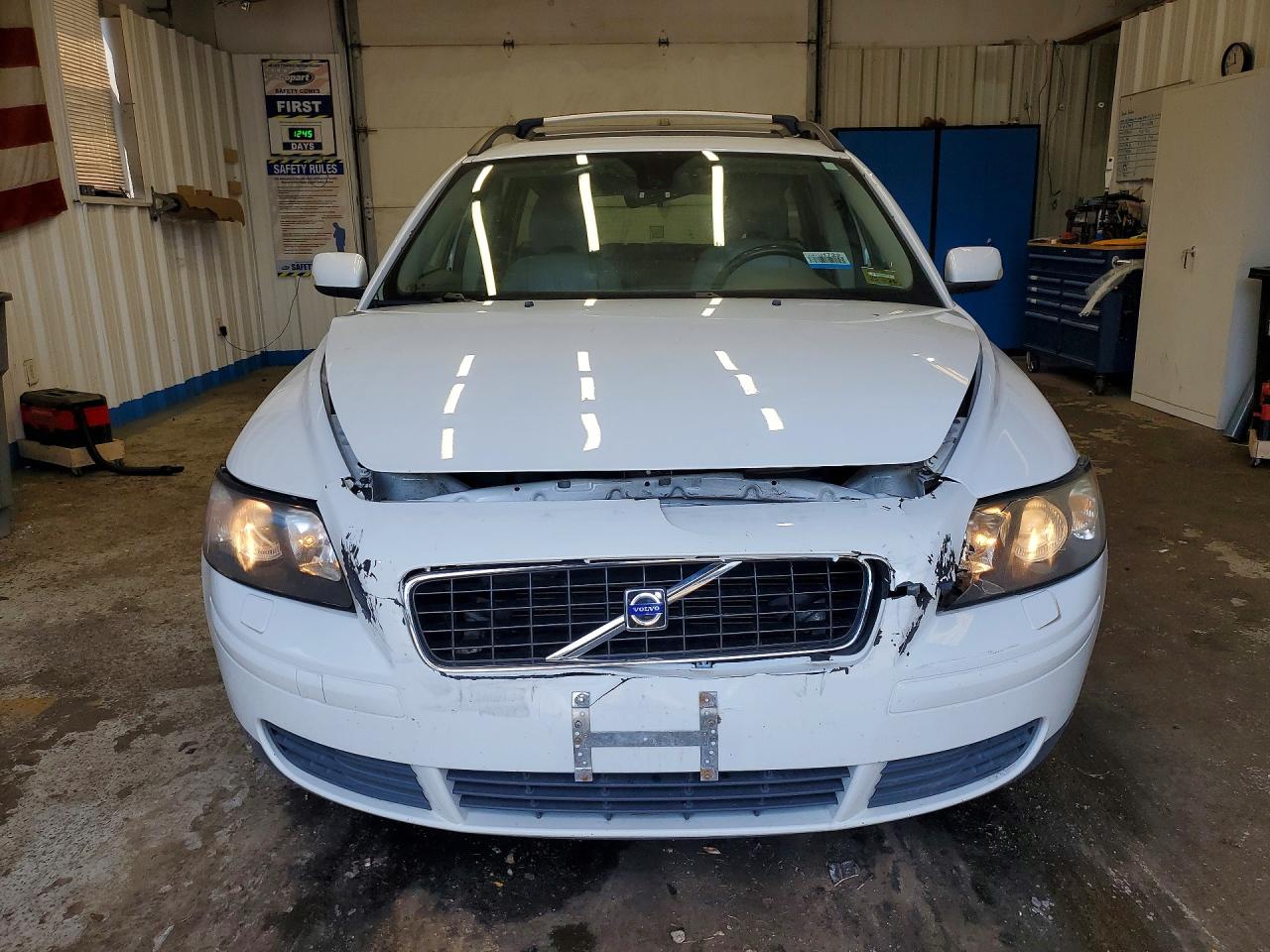 2006 Volvo V50 2.4i White vin: YV1MW390462190820
