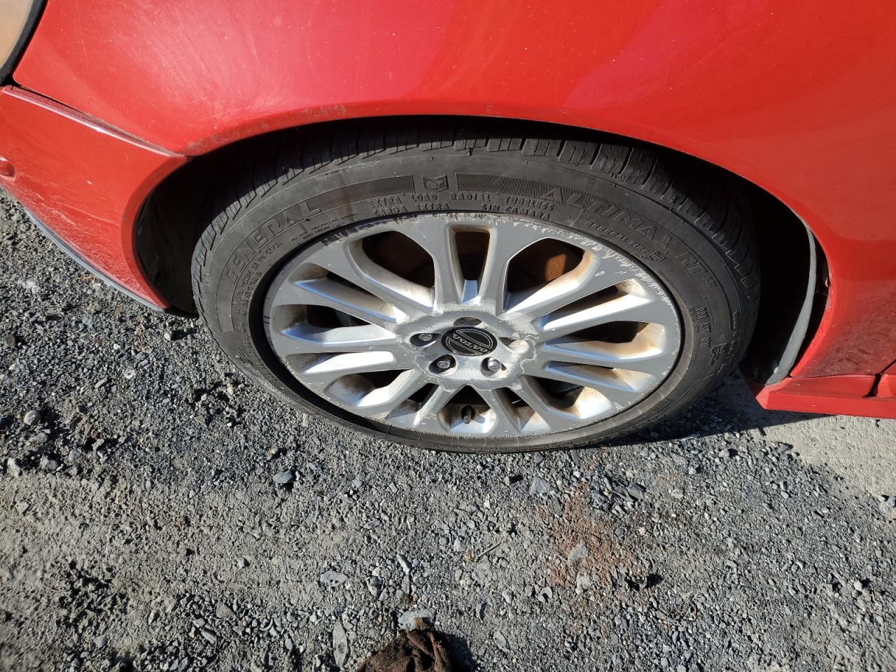 2005 Volvo V50 2.4i Red vin: YV1MW390552063086 Damage: Left Front Wheel, Curb Rash, > 12 Inches