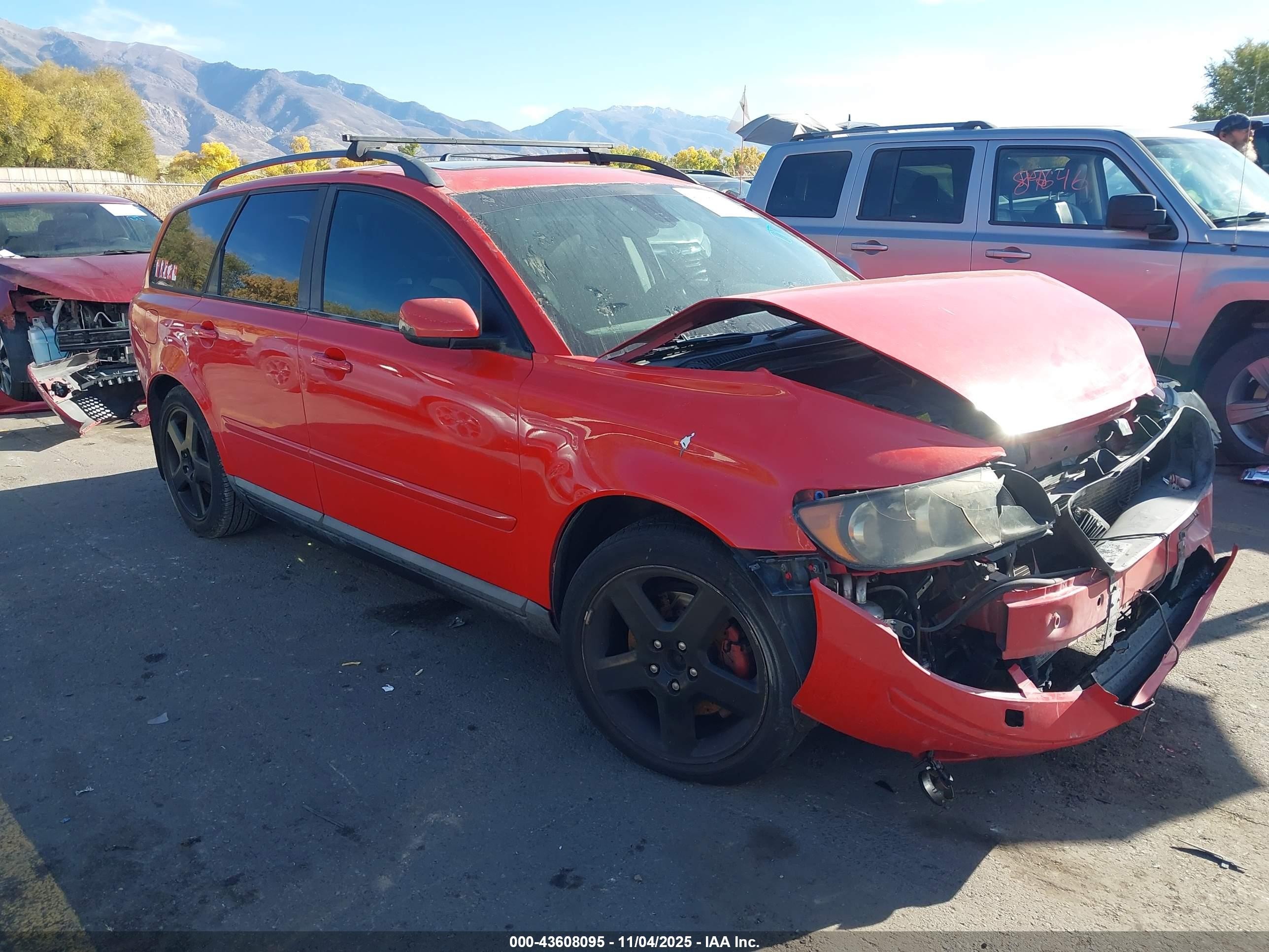 2005 Volvo V50 2.4i Red vin: YV1MW390552064626