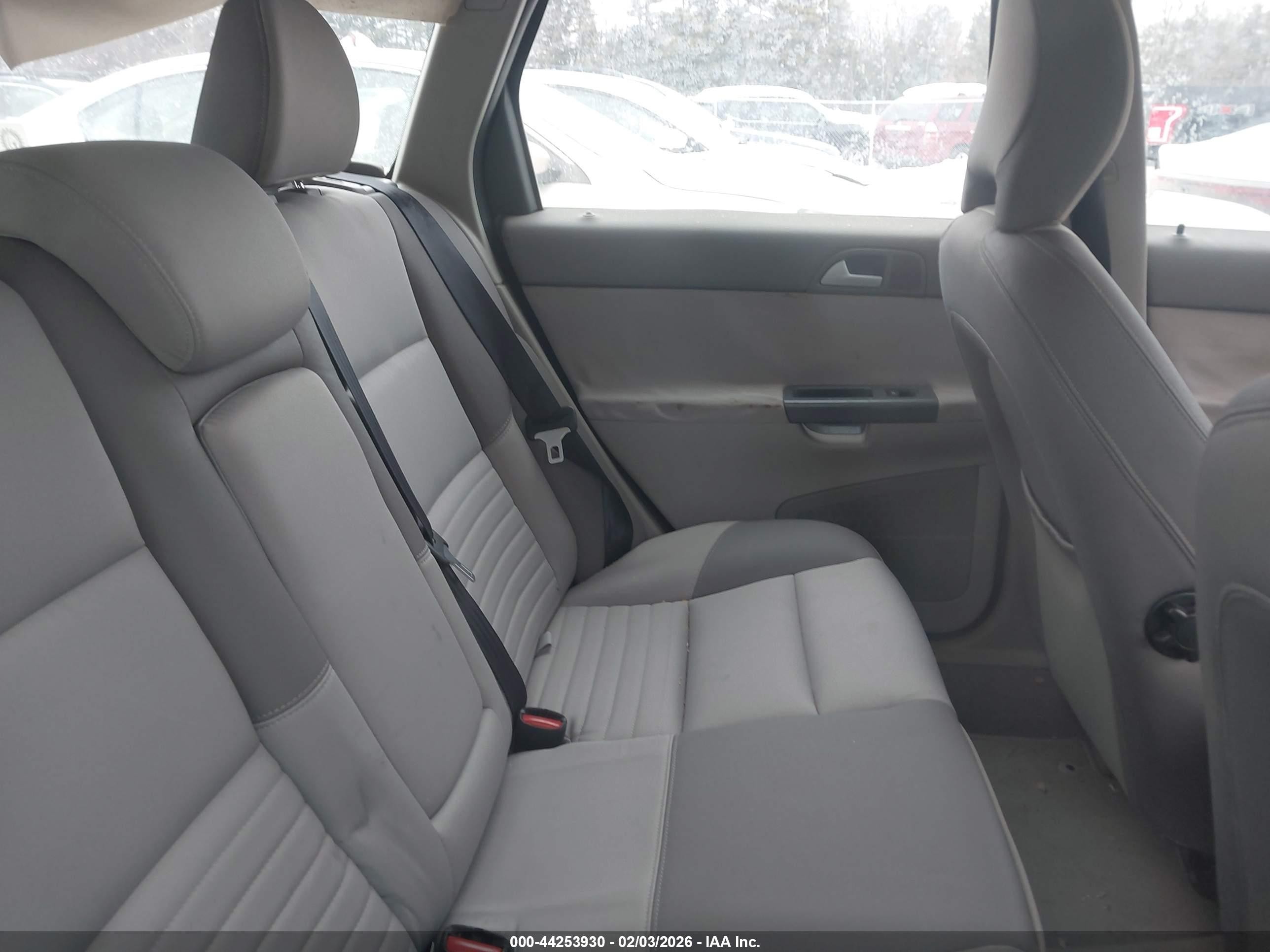 2005 Volvo V50 2.4i Silver vin: YV1MW390852066449