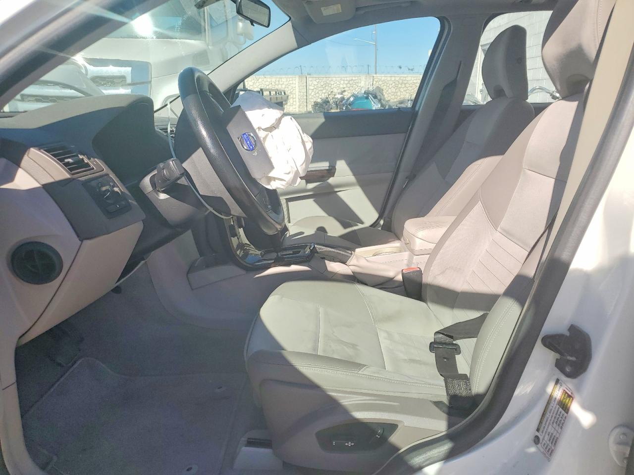 2007 Volvo V50 2.4i White vin: YV1MW390X72271872