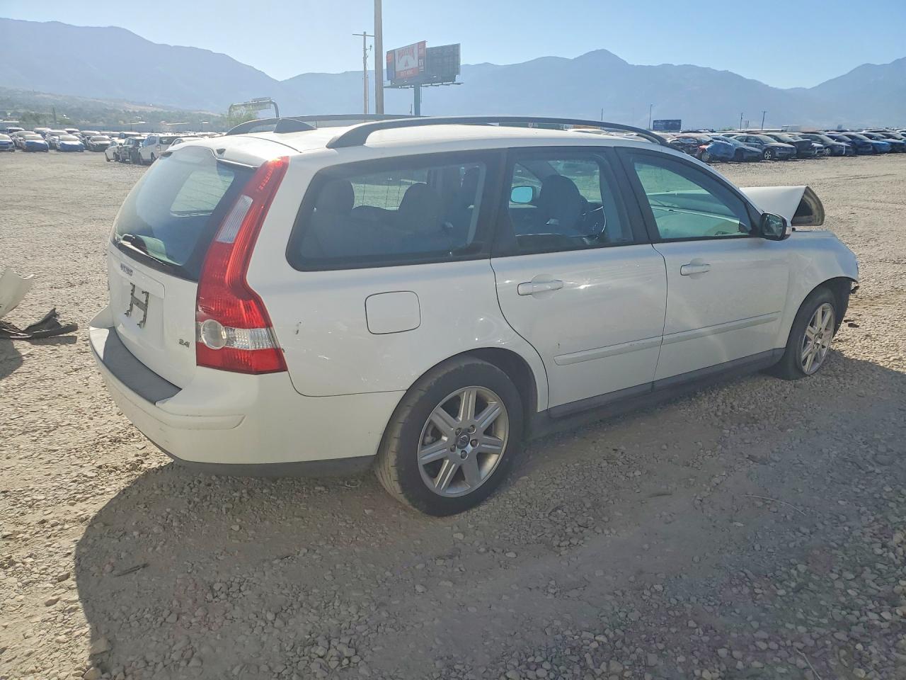 2007 Volvo V50 2.4i White vin: YV1MW390X72271872
