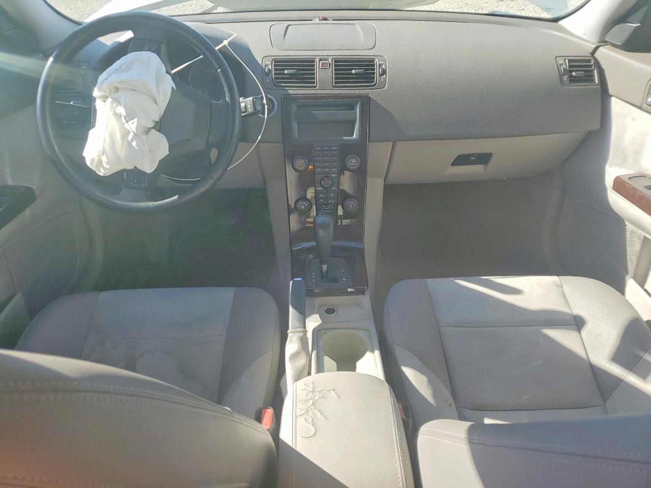 2007 Volvo V50 2.4i White vin: YV1MW390X72271872