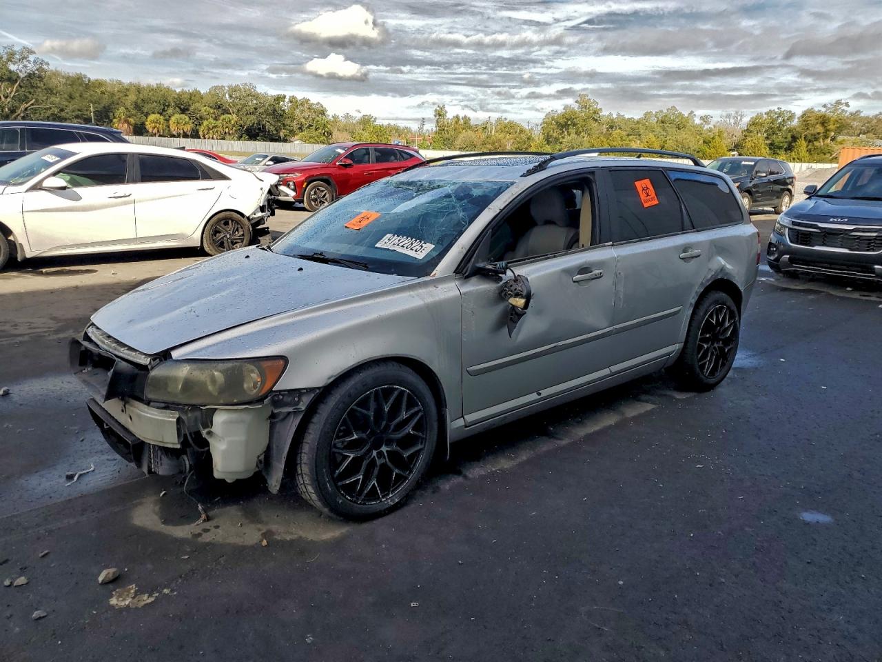 2005 Volvo V50 T5 Silver vin: YV1MW682552043585