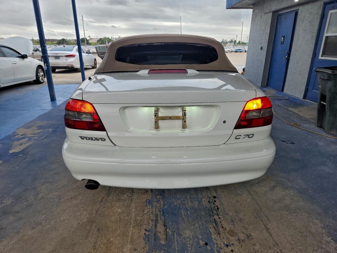 2001 Volvo C70 Turbo White vin: YV1NC53D21J017722