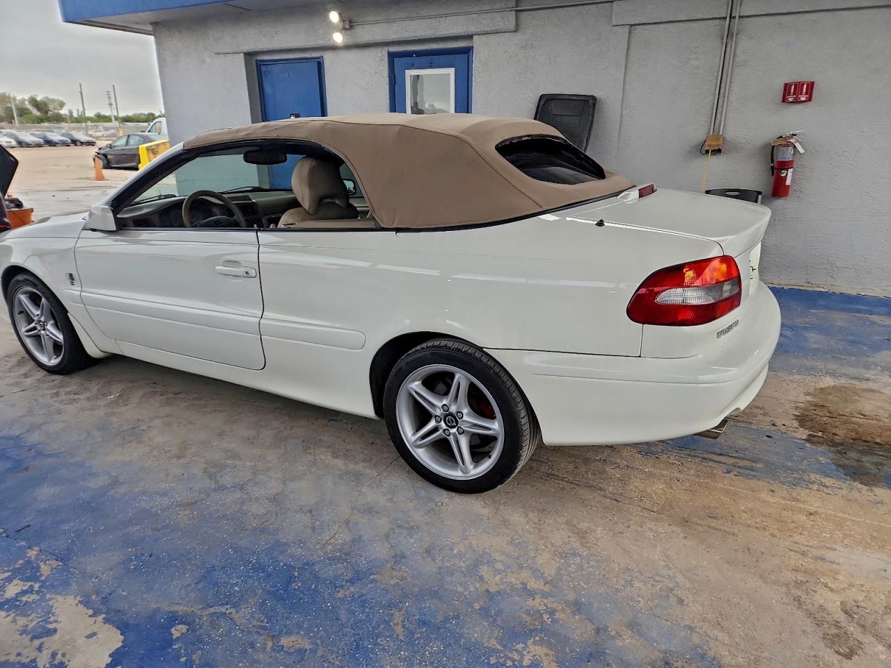 2001 Volvo C70 Turbo White vin: YV1NC53D21J017722