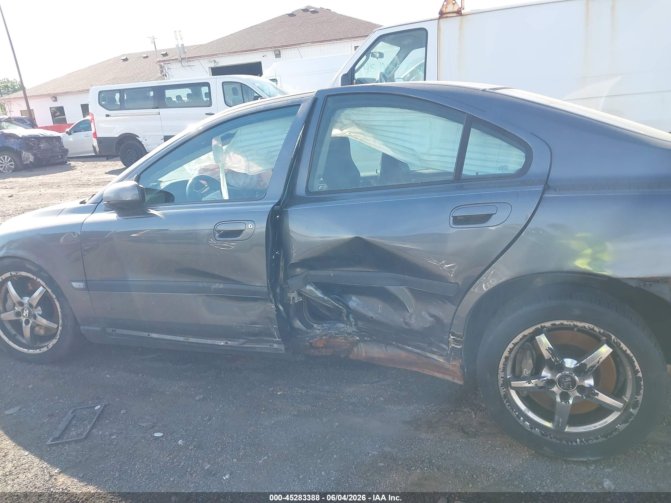 2004 Volvo S60 R Серый vin: YV1RH52Y842418505