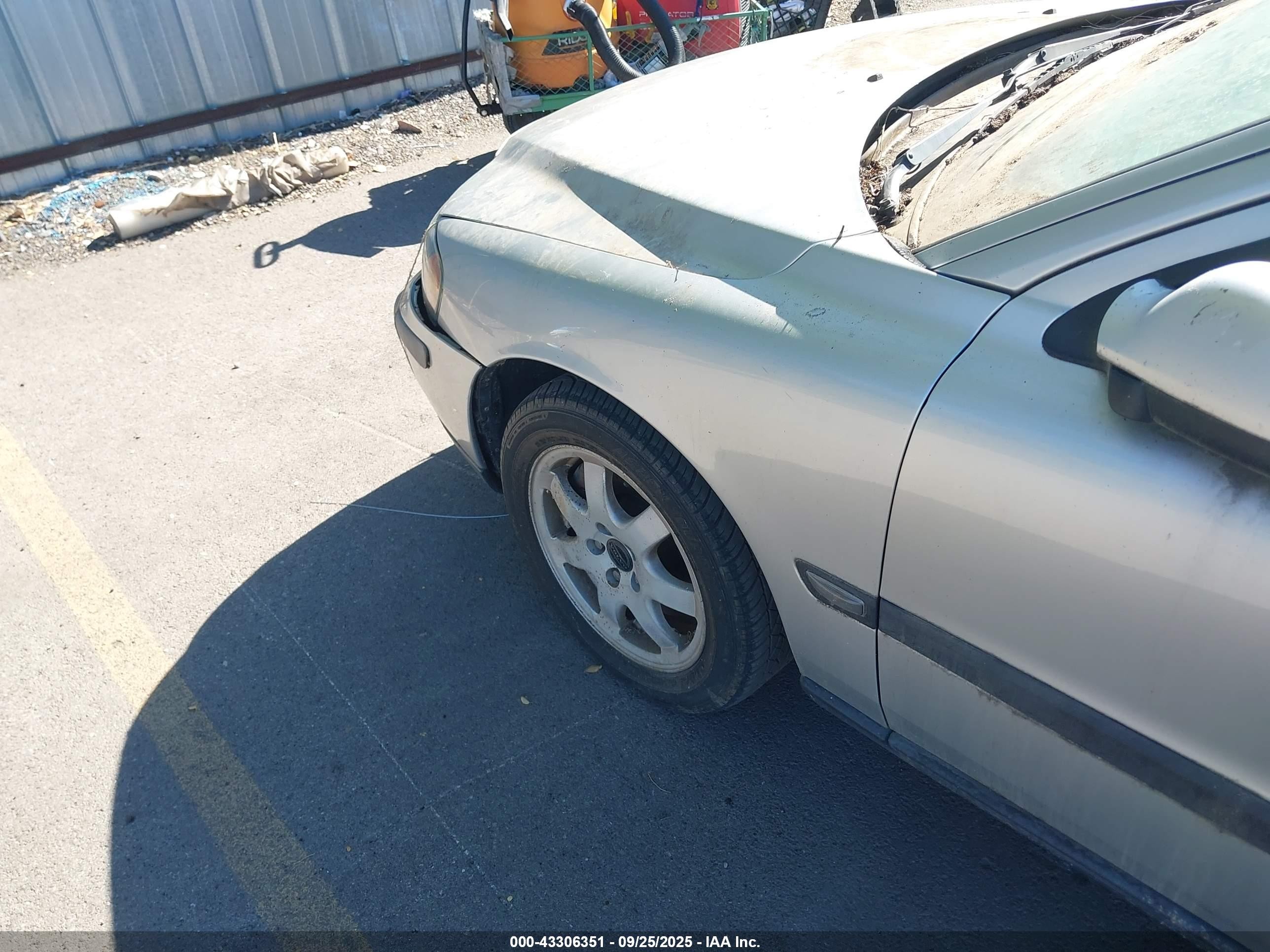 2002 Volvo S60 Awd Silver vin: YV1RH58DX22138019