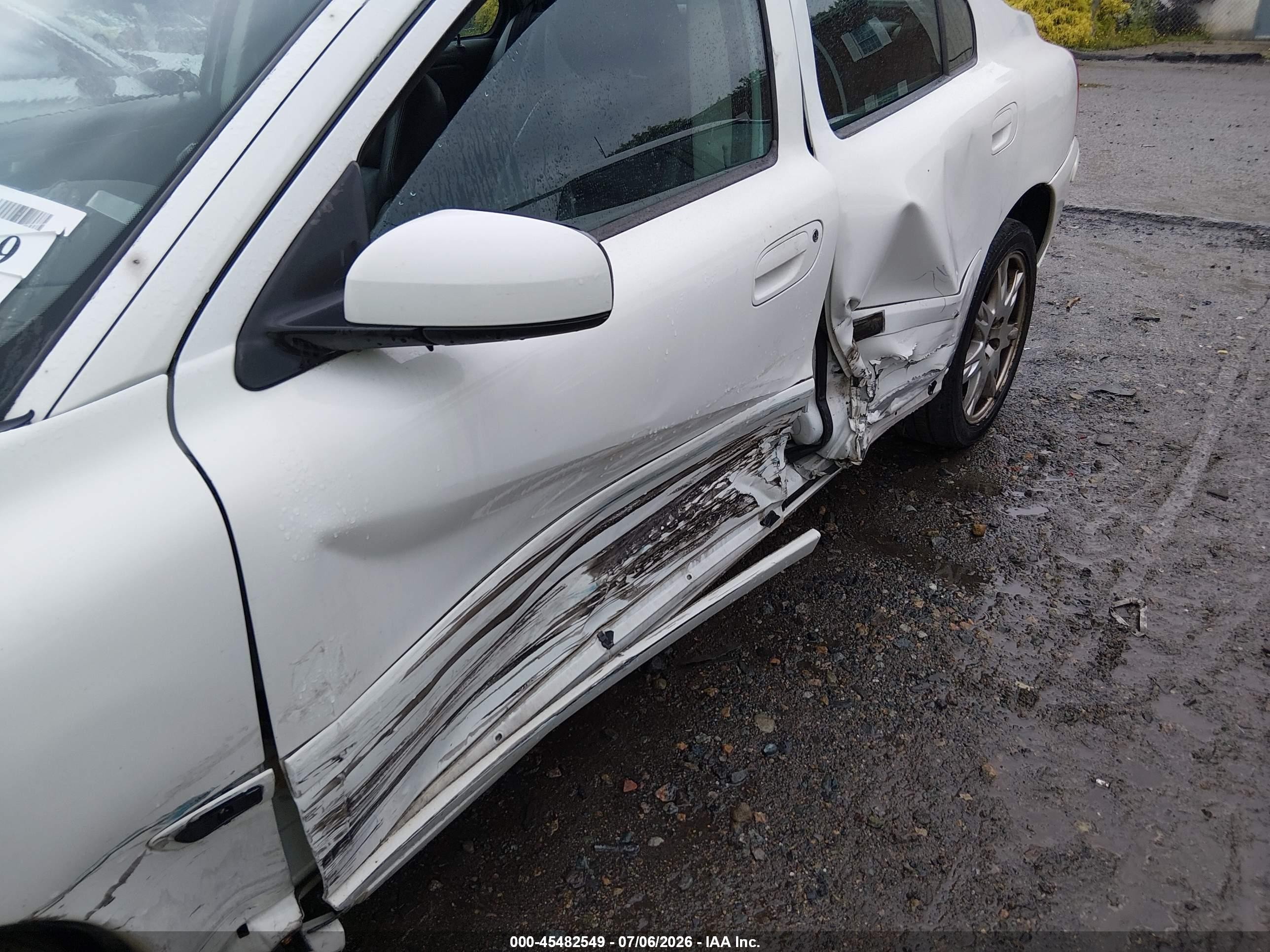 2005 Volvo S60 2.5t A Awd/2.5t A Awd Sr Белый vin: YV1RH592152440588