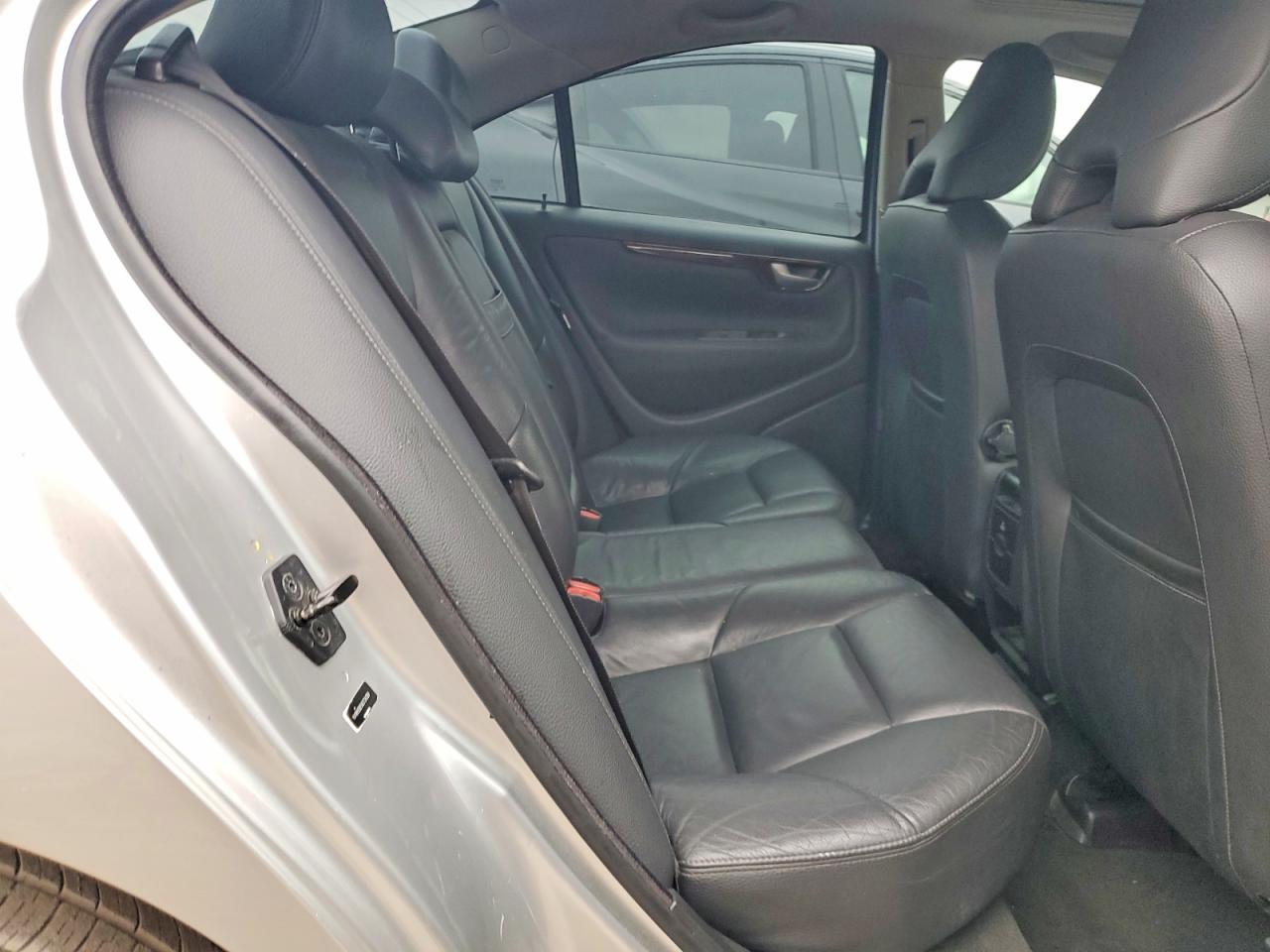 2009 Volvo S60 2.5t Silver vin: YV1RH592592724358