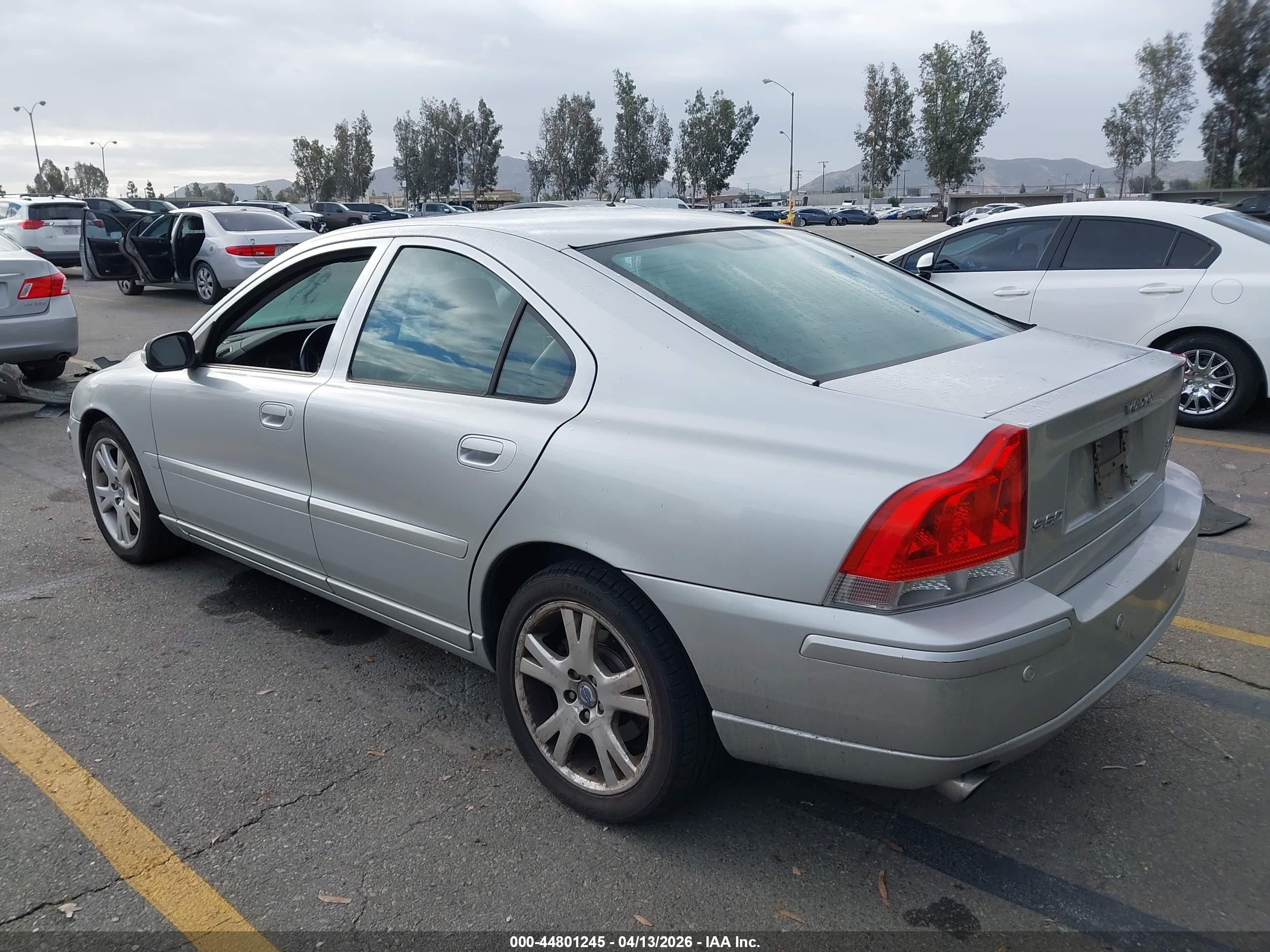 2007 Volvo S60 2.5t Silver vin: YV1RH592772607359