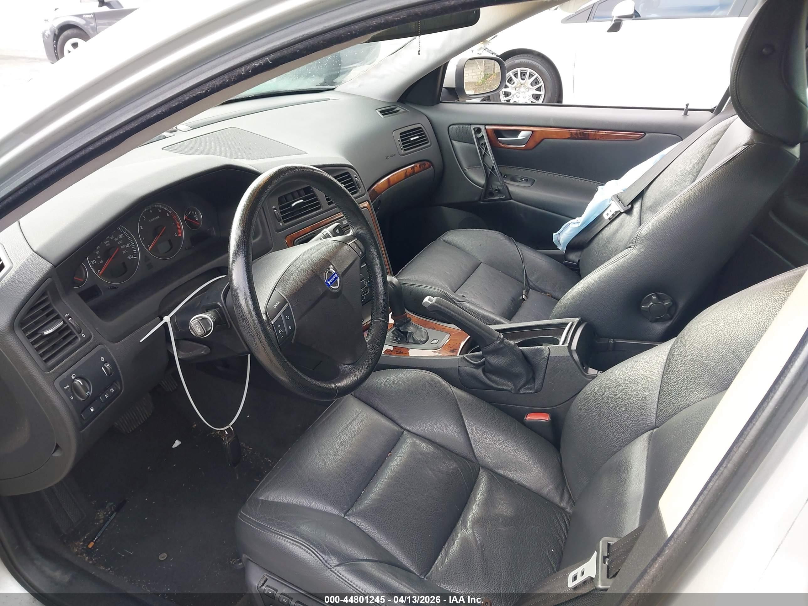 2007 Volvo S60 2.5t Silver vin: YV1RH592772607359
