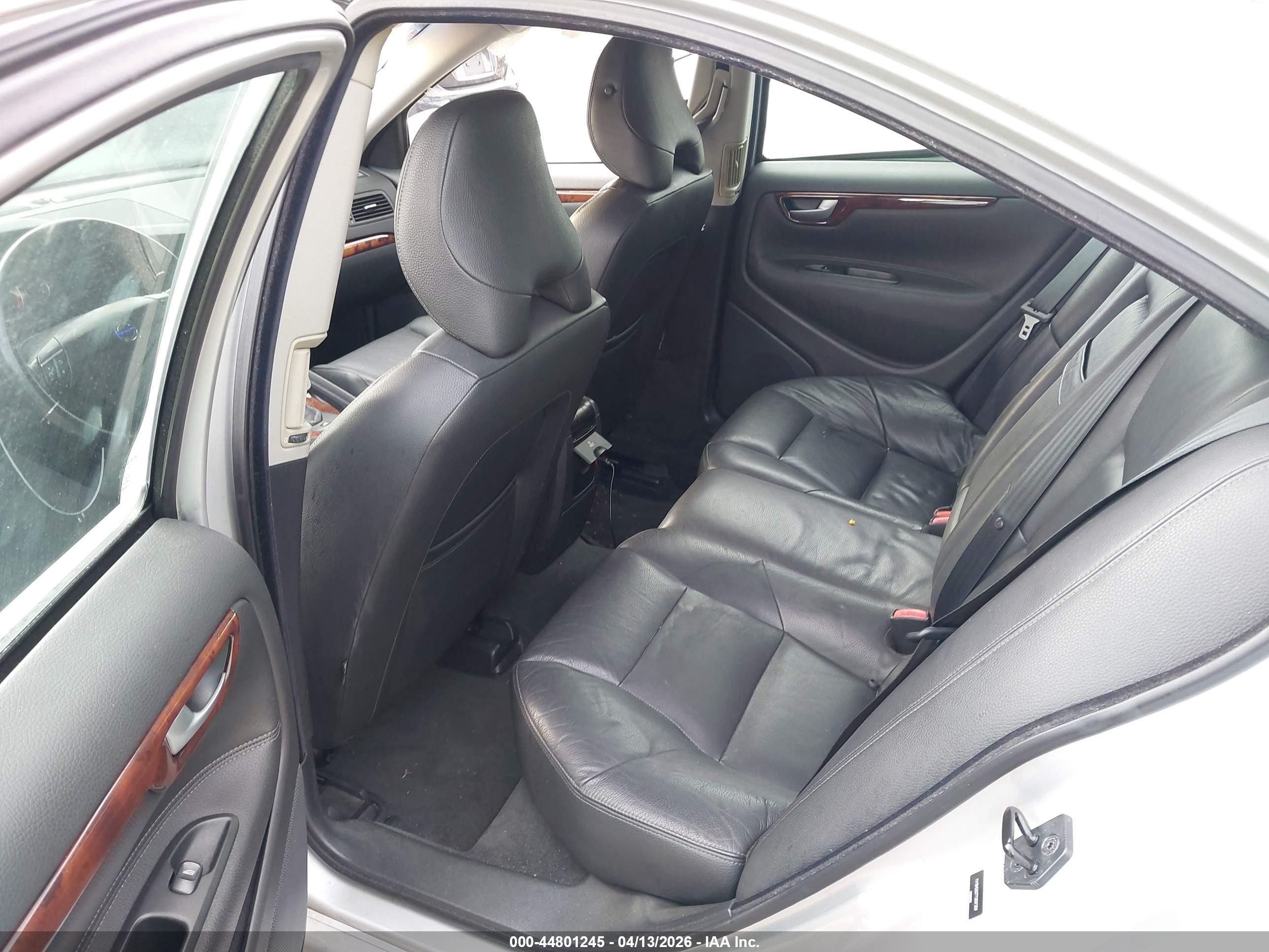 2007 Volvo S60 2.5t Silver vin: YV1RH592772607359