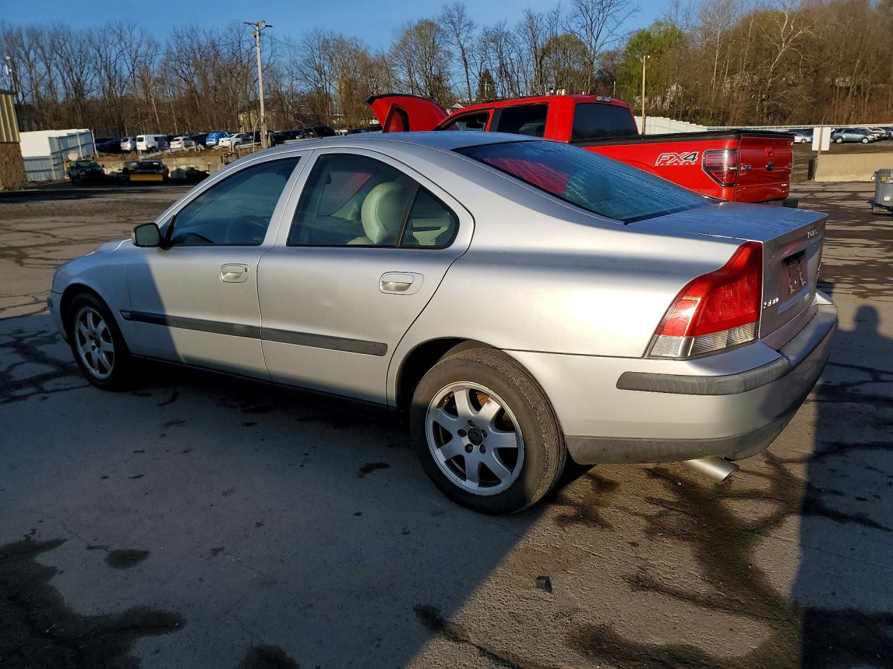 2004 Volvo S60 2.5t Silver vin: YV1RH59H442346787