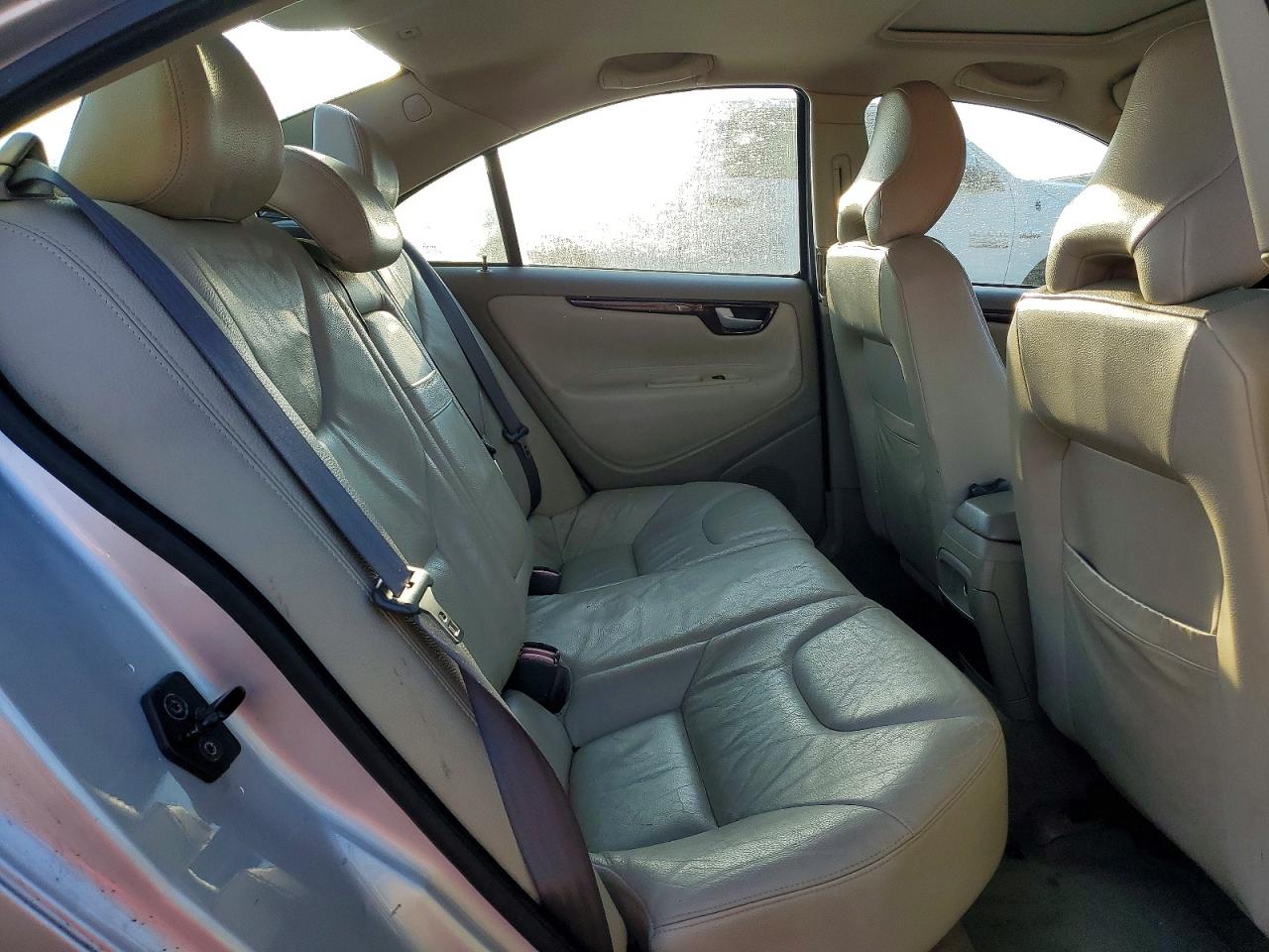 2004 Volvo S60 2.5t Silver vin: YV1RH59H442346787