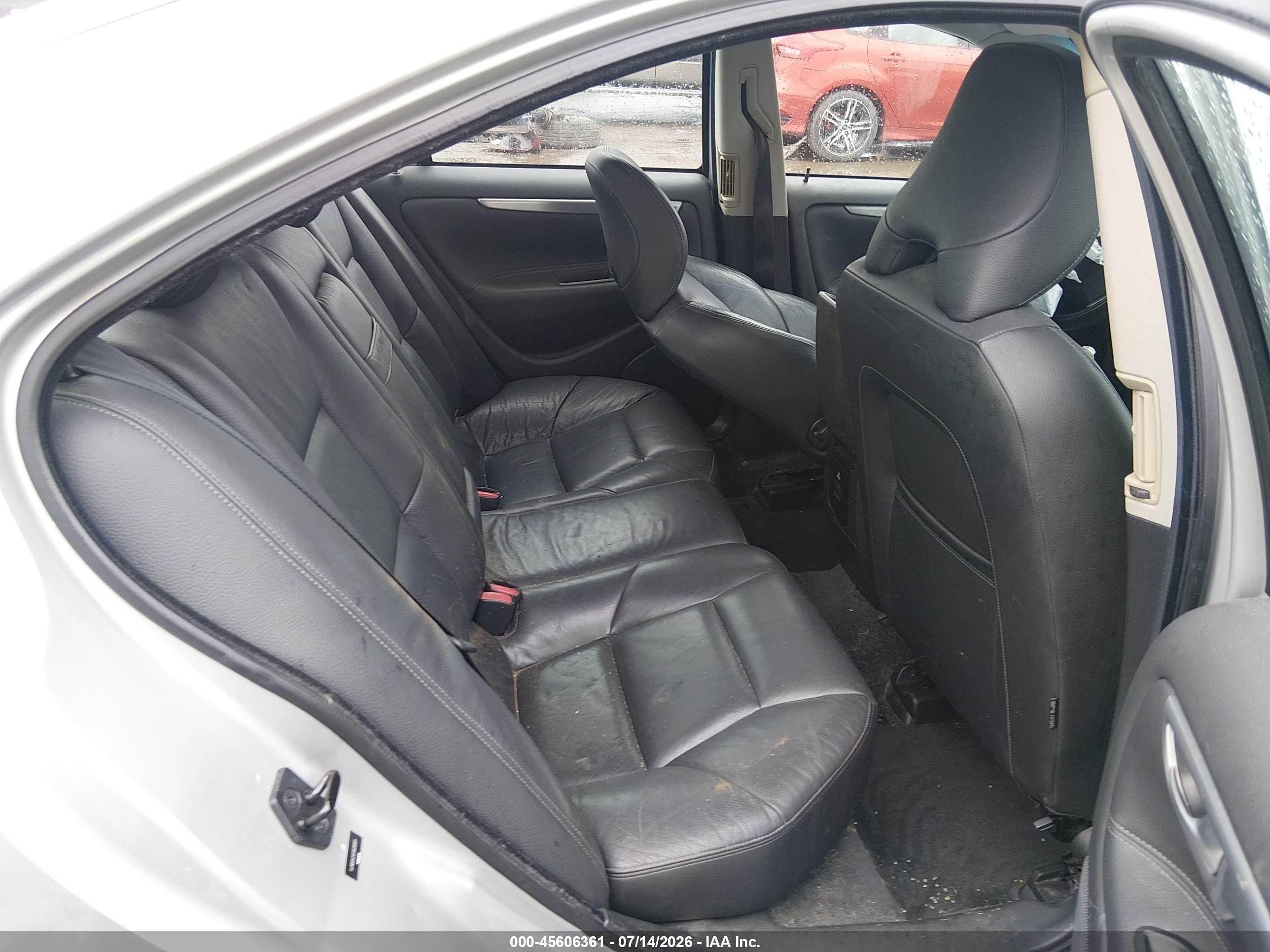 2007 Volvo S60 T5 Silver vin: YV1RS547072638991
