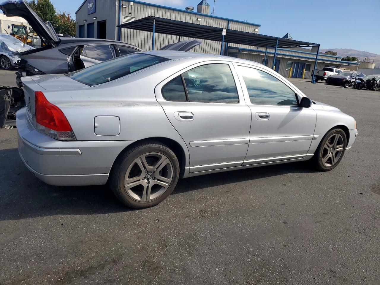 2006 Volvo S60 T5 Silver vin: YV1RS547X62557995