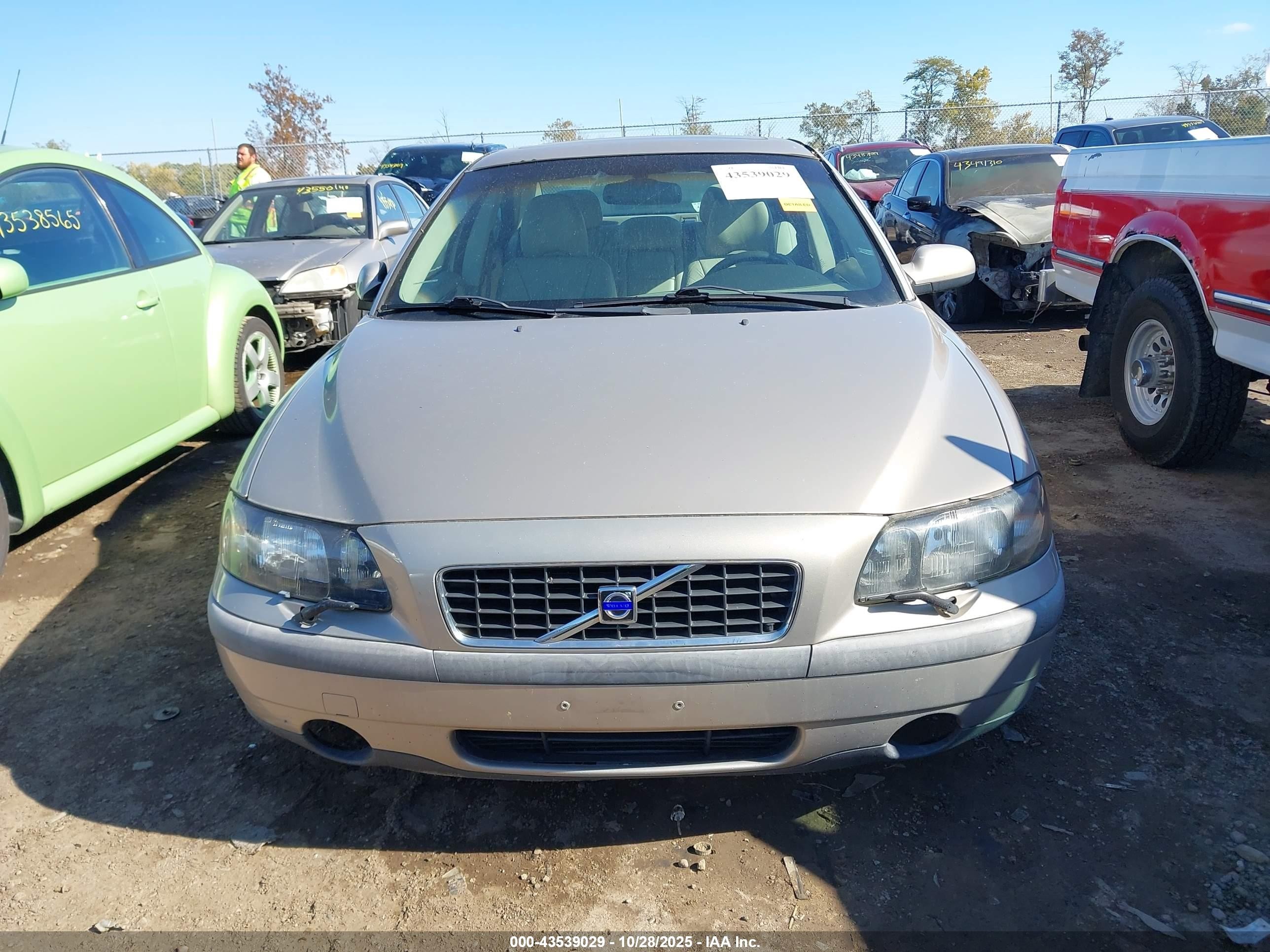 2002 Volvo S60 2.4t Желто-коричневый vin: YV1RS58D522130864