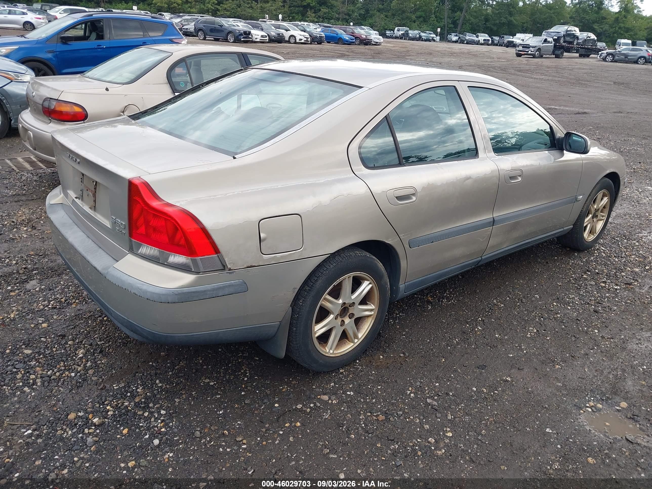 2001 Volvo S60 2.4t Gold vin: YV1RS58D812017649