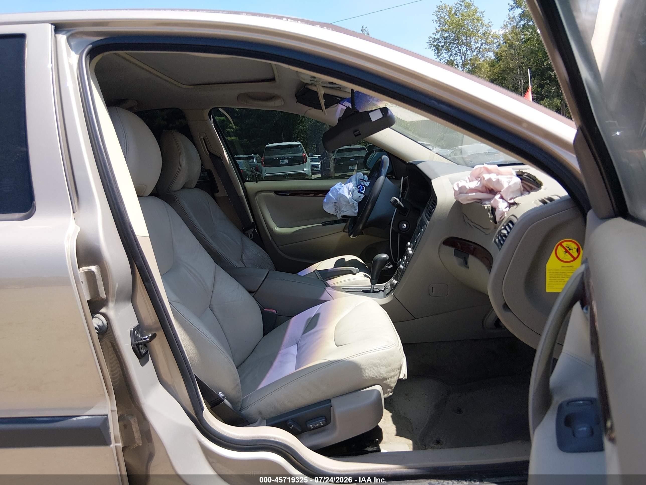 2001 Volvo S60 2.4t Желто-коричневый vin: YV1RS58D912010810