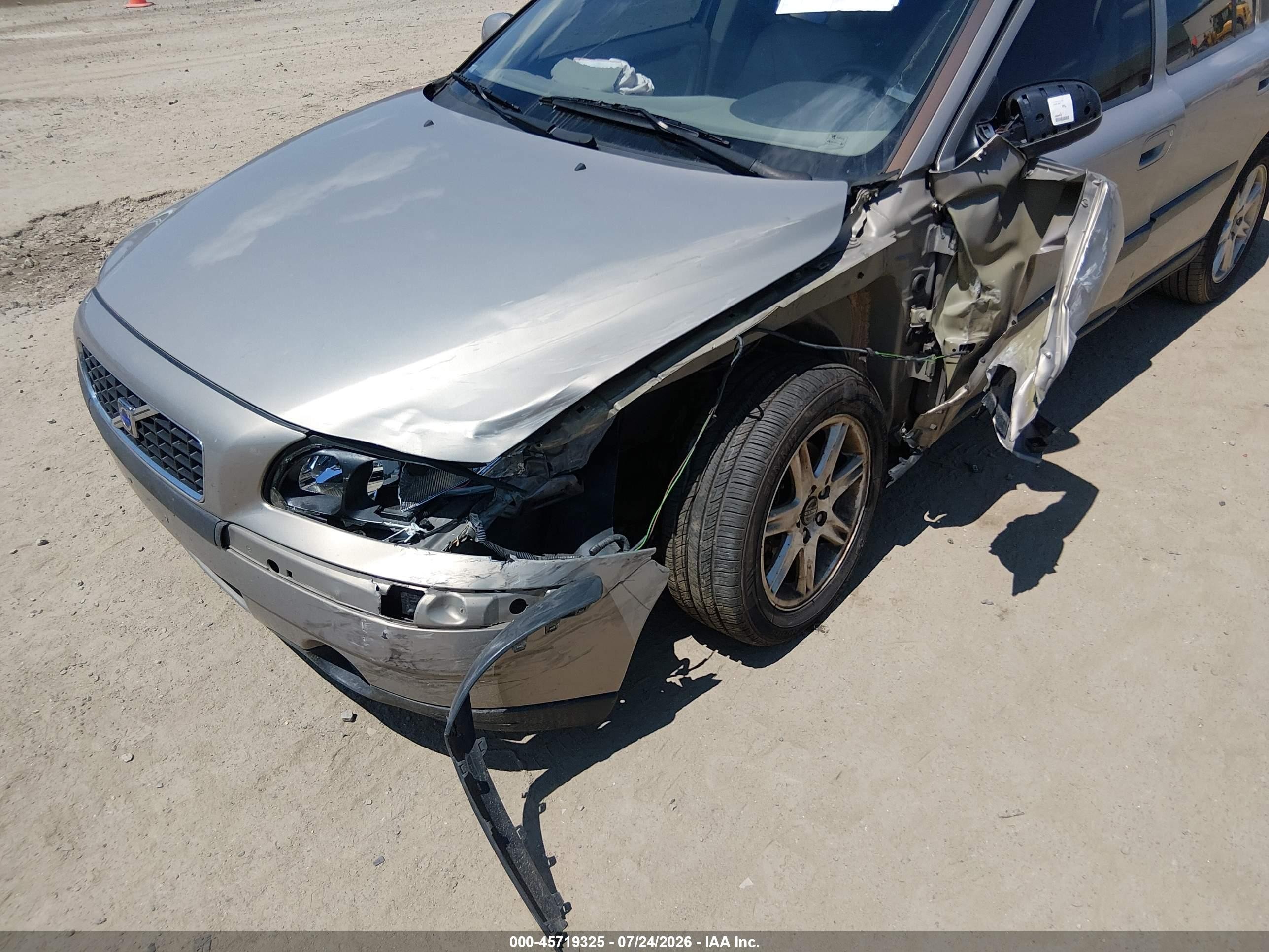 2001 Volvo S60 2.4t Желто-коричневый vin: YV1RS58D912010810