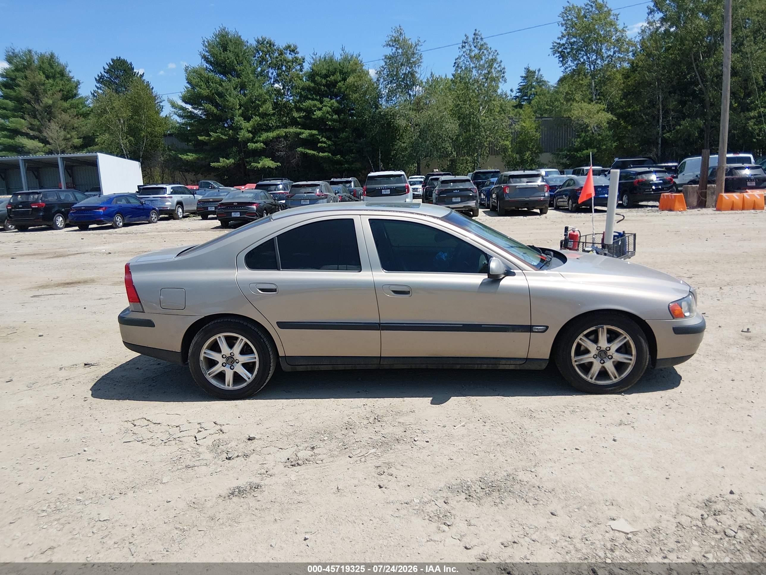 2001 Volvo S60 2.4t Желто-коричневый vin: YV1RS58D912010810