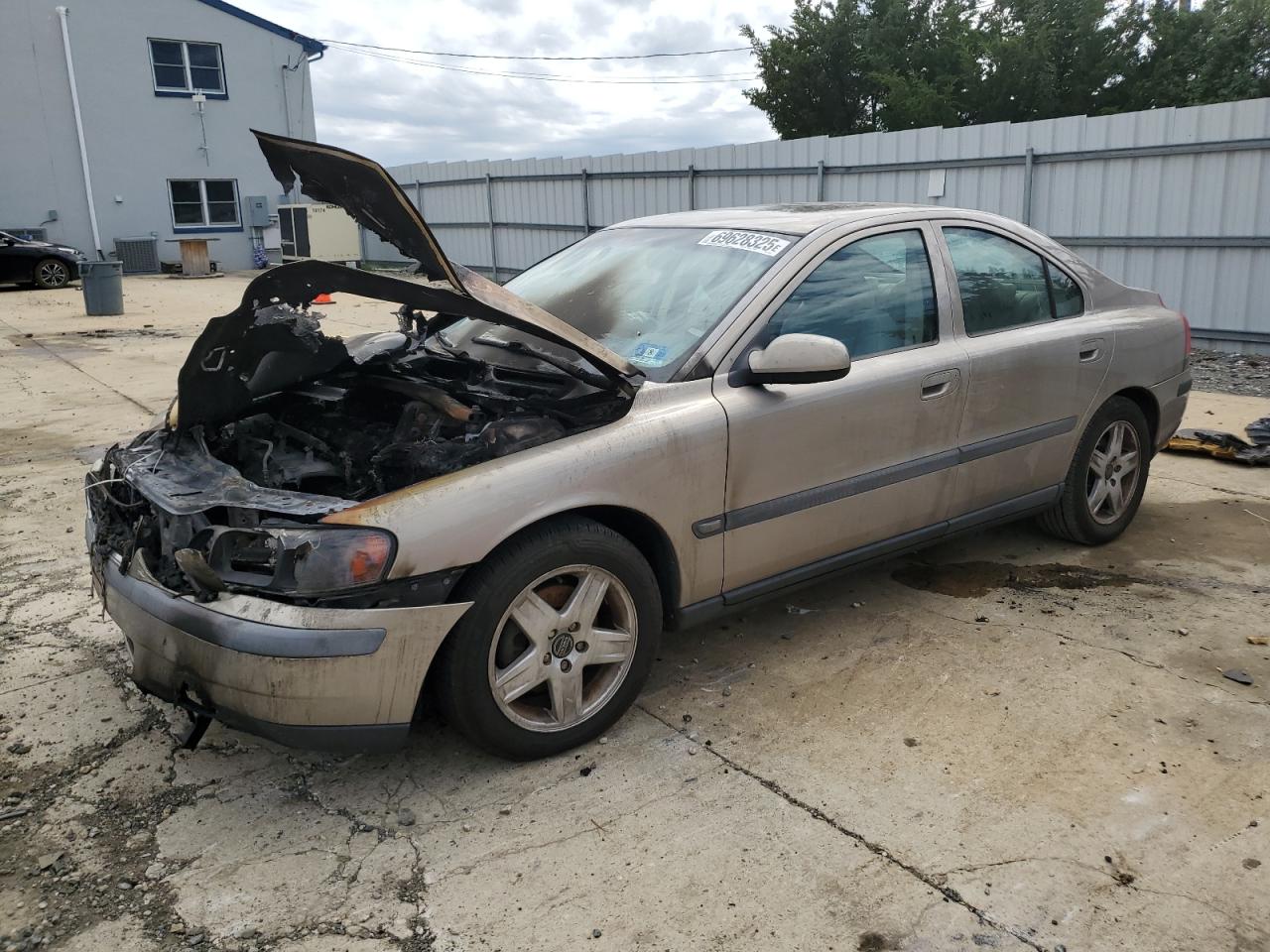 2002 Volvo S60 2.4t Beige vin: YV1RS58DX22181423