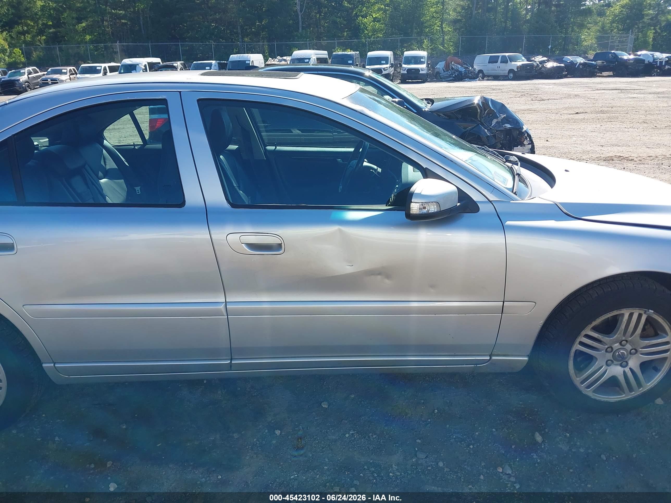 2008 Volvo S60 2.5t Silver vin: YV1RS592182686837