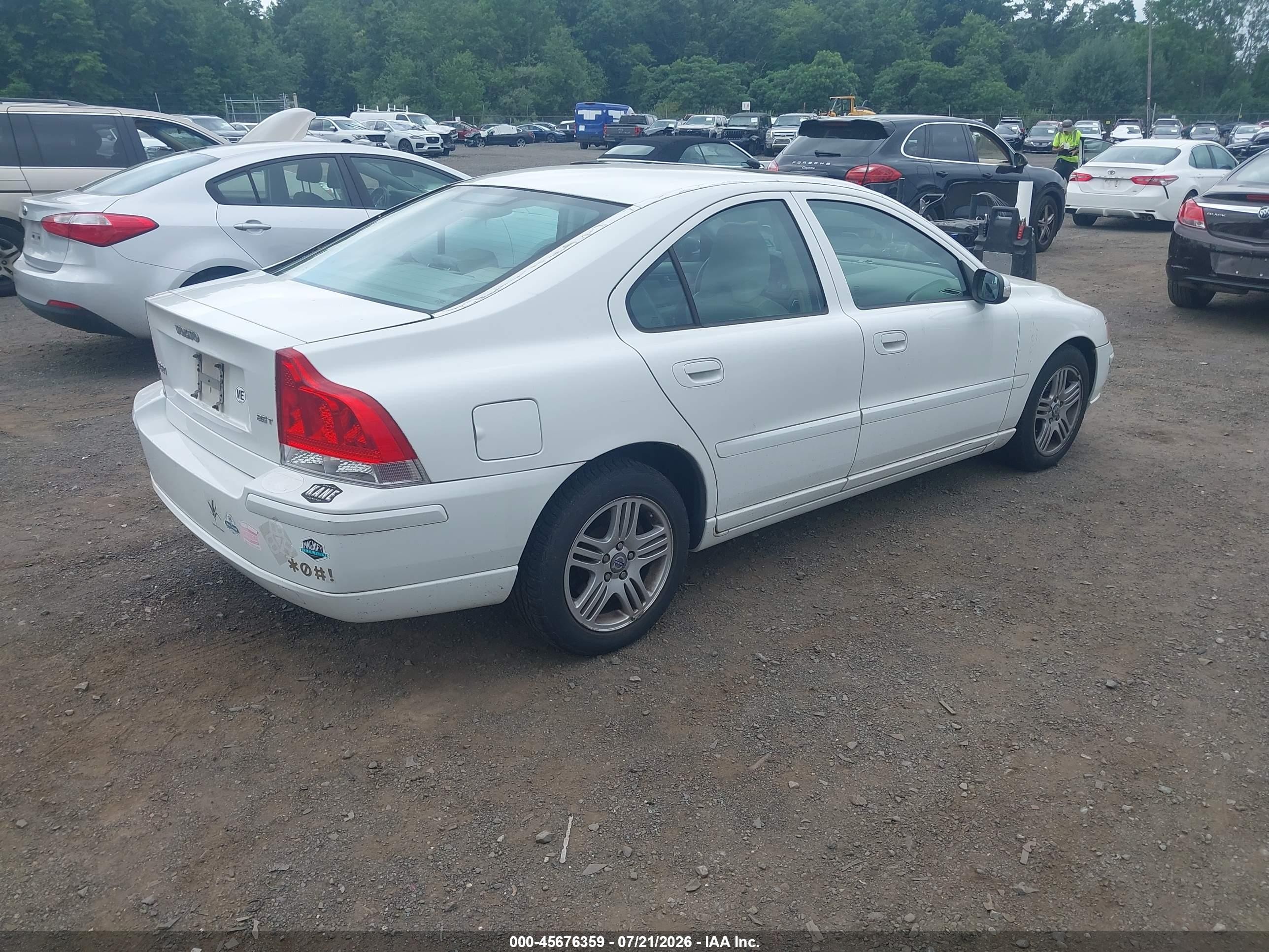 2008 Volvo S60 2.5t/2.5t W/snrf White vin: YV1RS592282677970