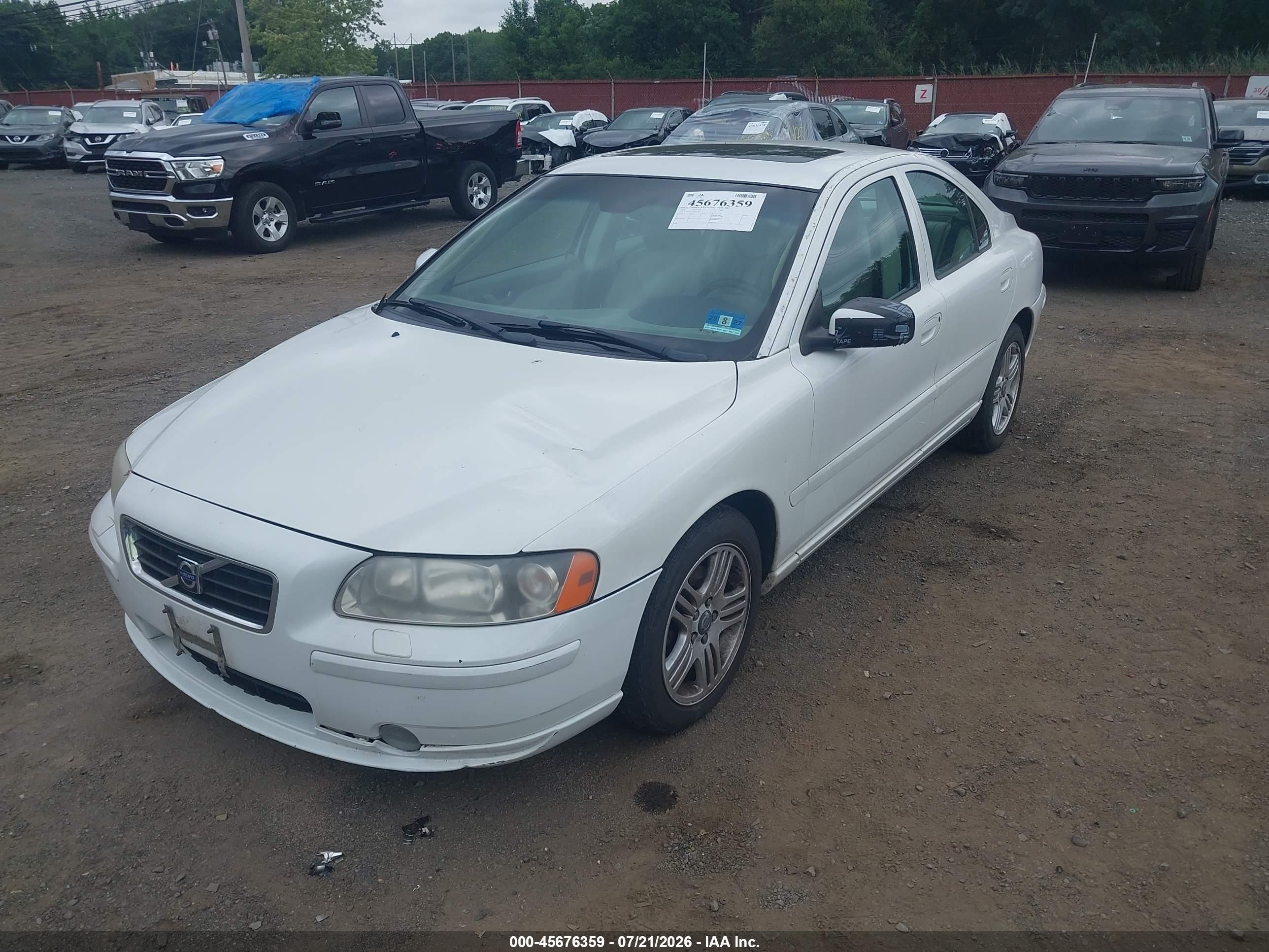 2008 Volvo S60 2.5t/2.5t W/snrf White vin: YV1RS592282677970