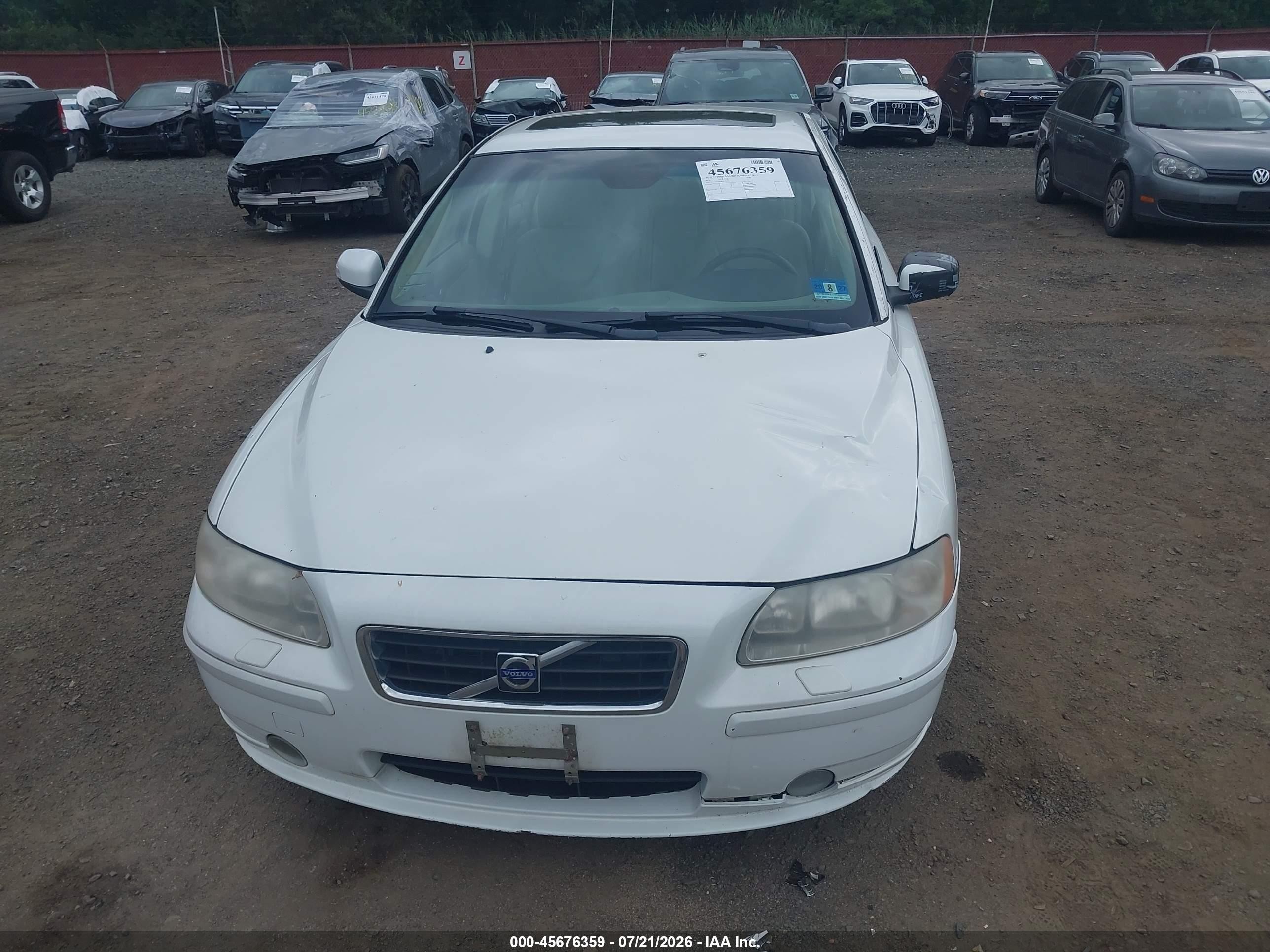 2008 Volvo S60 2.5t/2.5t W/snrf White vin: YV1RS592282677970