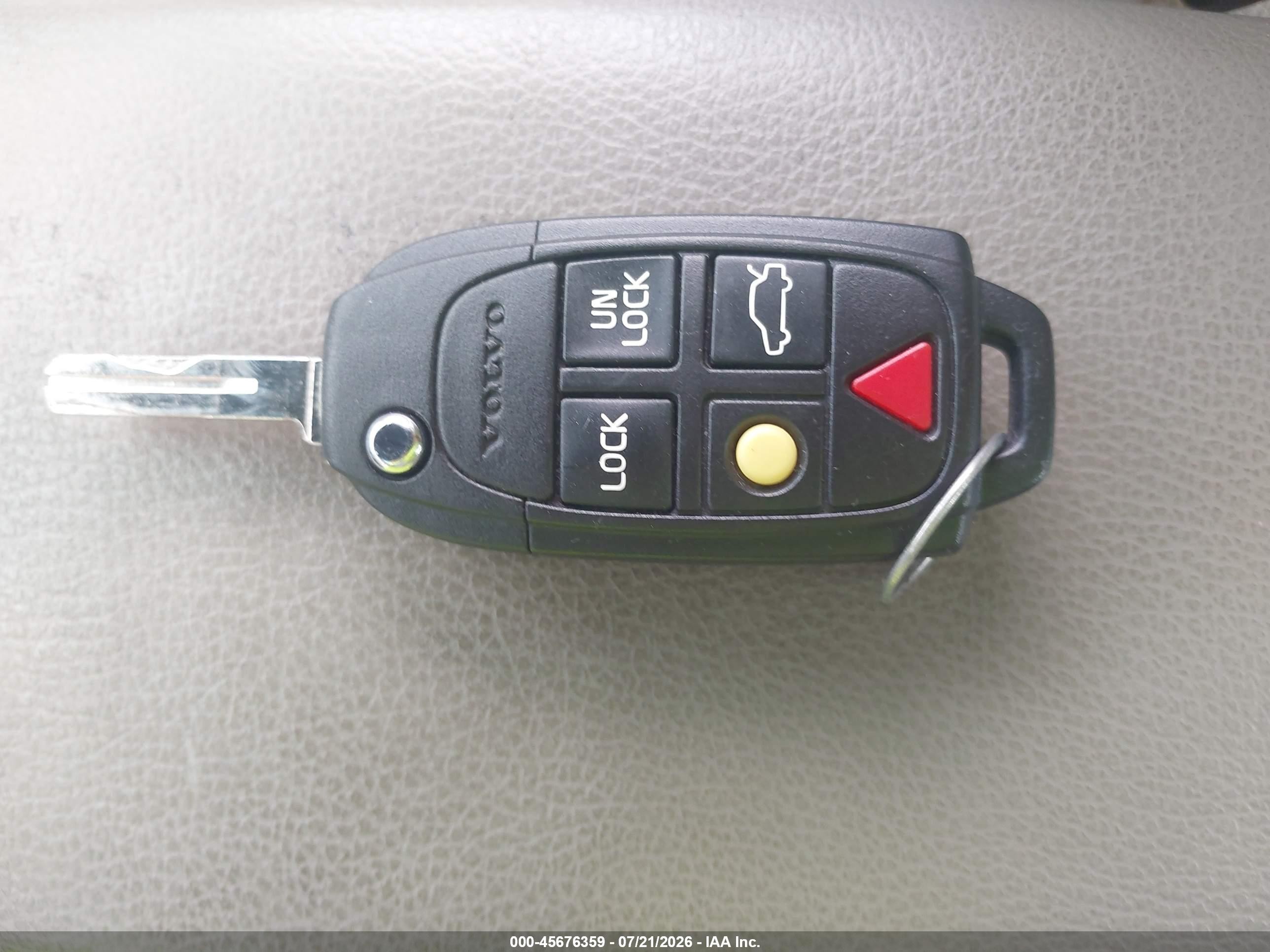 2008 Volvo S60 2.5t/2.5t W/snrf White vin: YV1RS592282677970