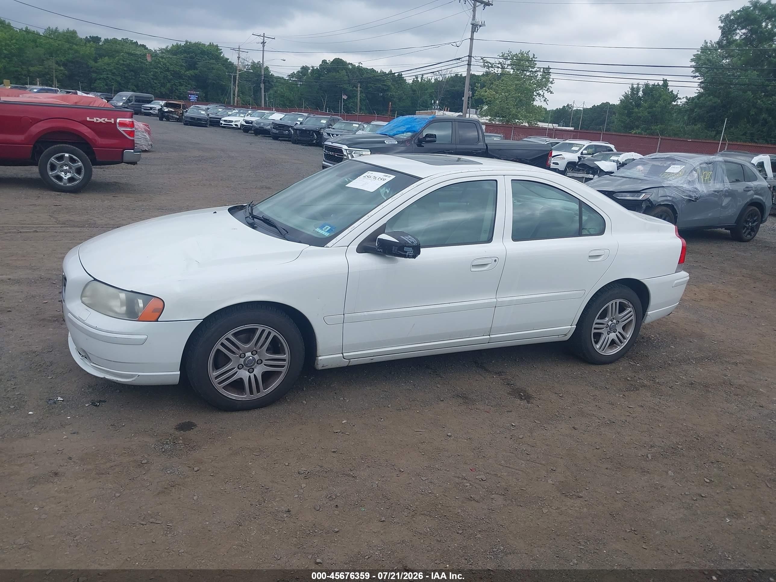 2008 Volvo S60 2.5t/2.5t W/snrf White vin: YV1RS592282677970