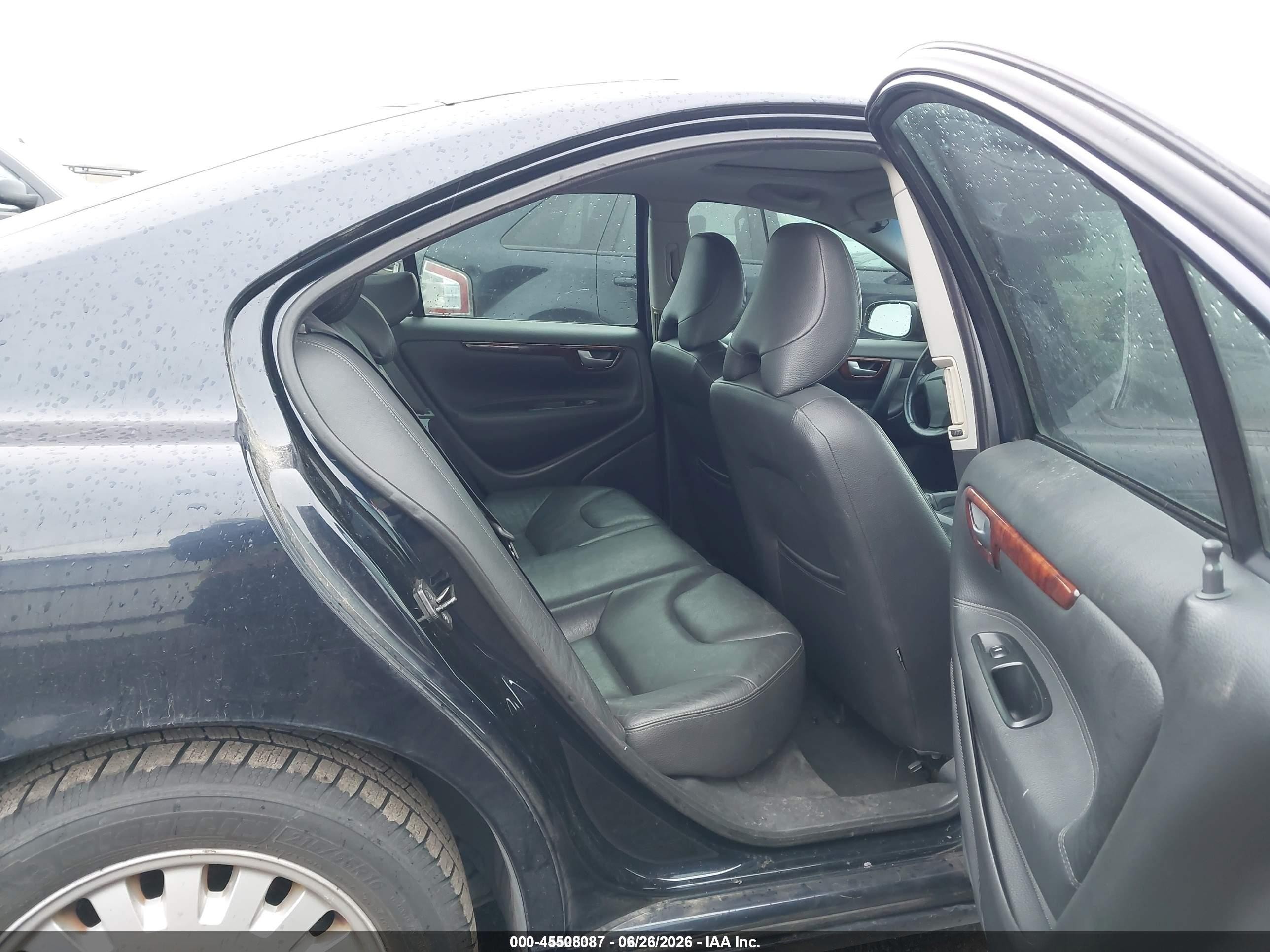 2005 Volvo S60 2.5t Blue vin: YV1RS592452458200