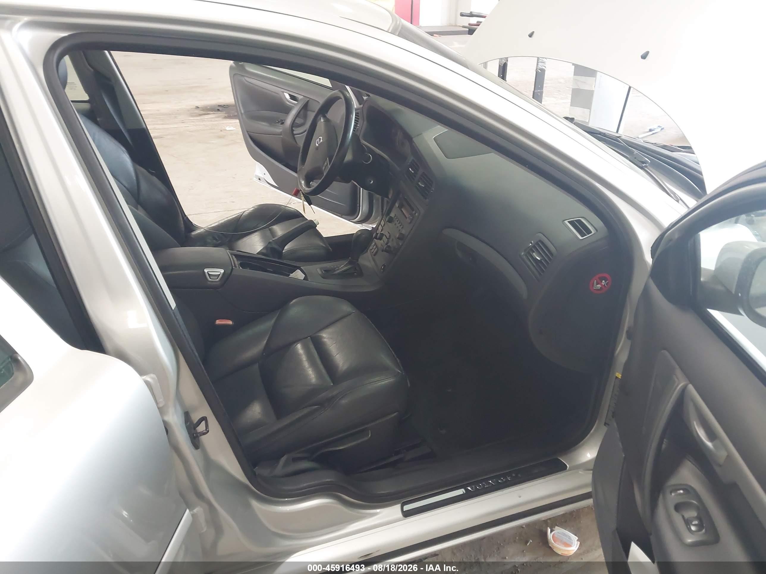 2009 Volvo S60 2.5t/2.5t Special Edition Серебряный vin: YV1RS592492738902