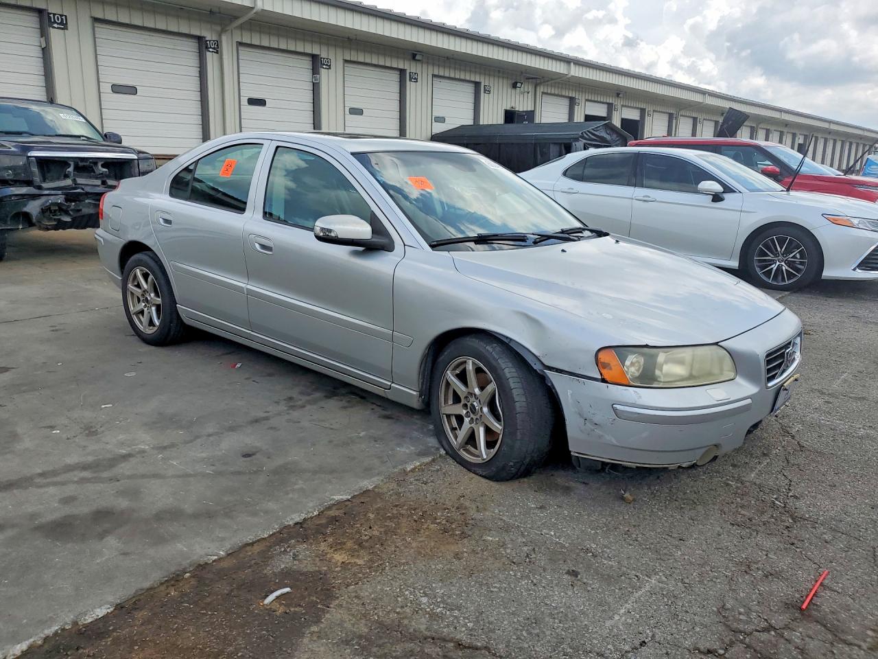 2007 Volvo S60 2.5t Silver vin: YV1RS592572607605